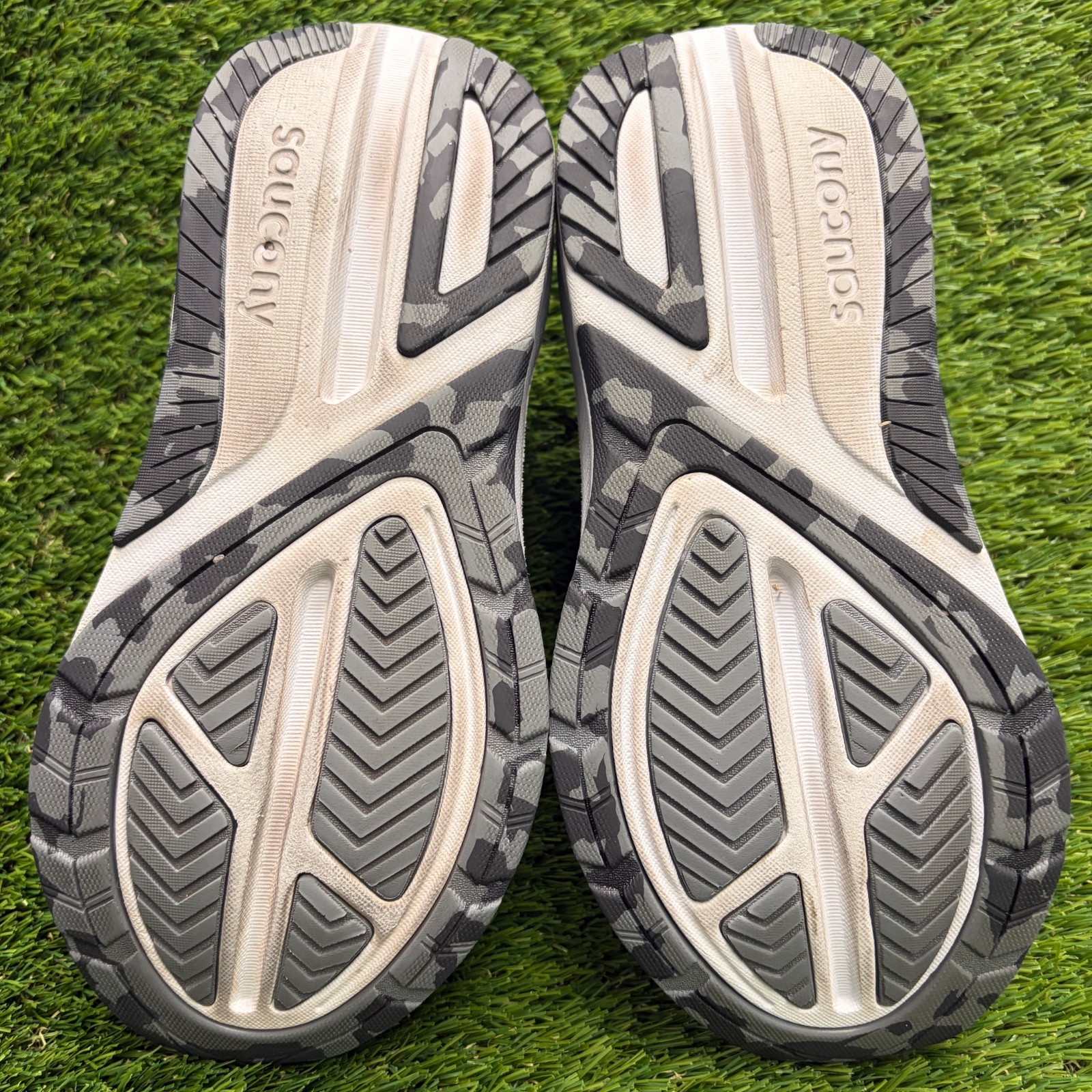 Saucony Echelon 10 Womens Size 7.5 Black White Athletic Running Shoes Sneakers