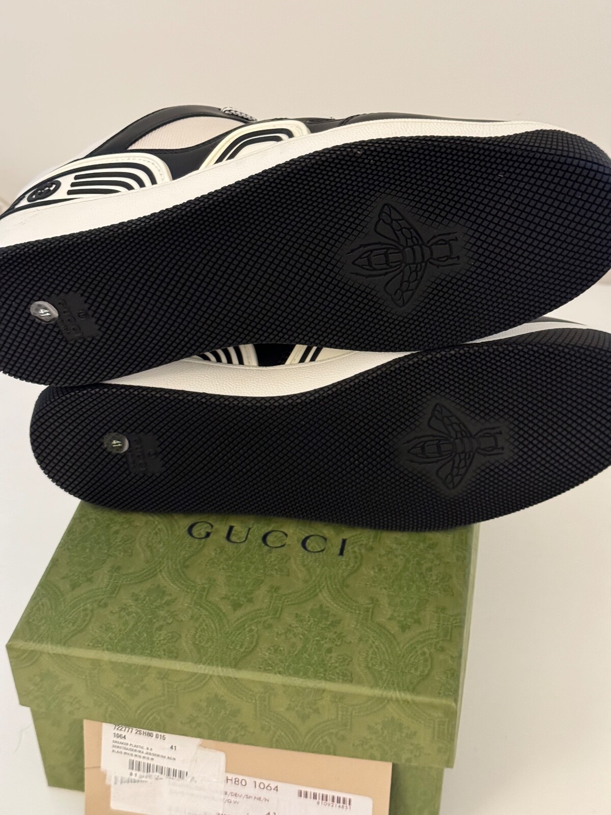 Gucci Basket Demetra Black White Leather Sneakers Womens size 41eu 11 US