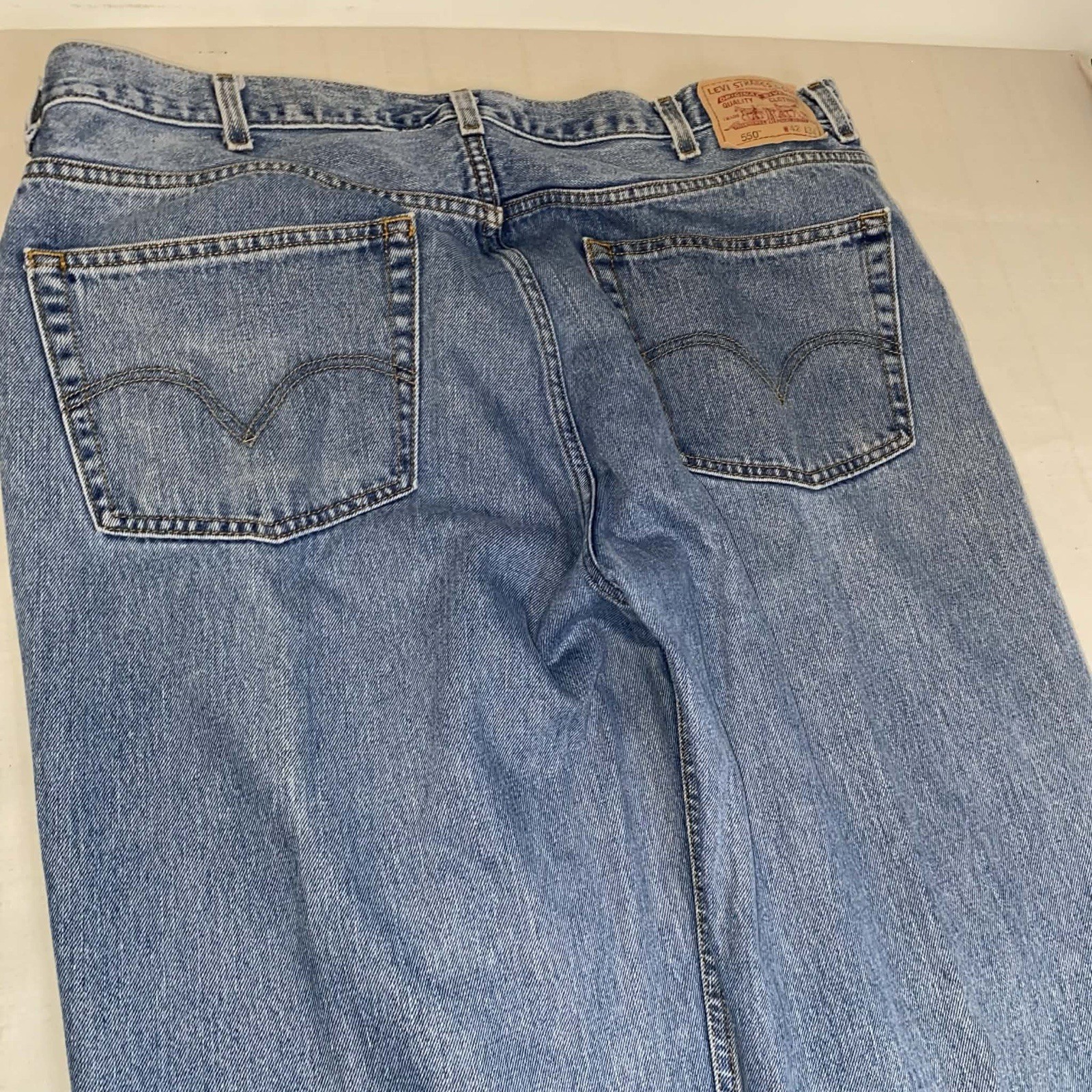 Levi’s 550 Men’s Relaxed Straight Jeans Blue Medium Wash Cotton Denim Zip Y2K
