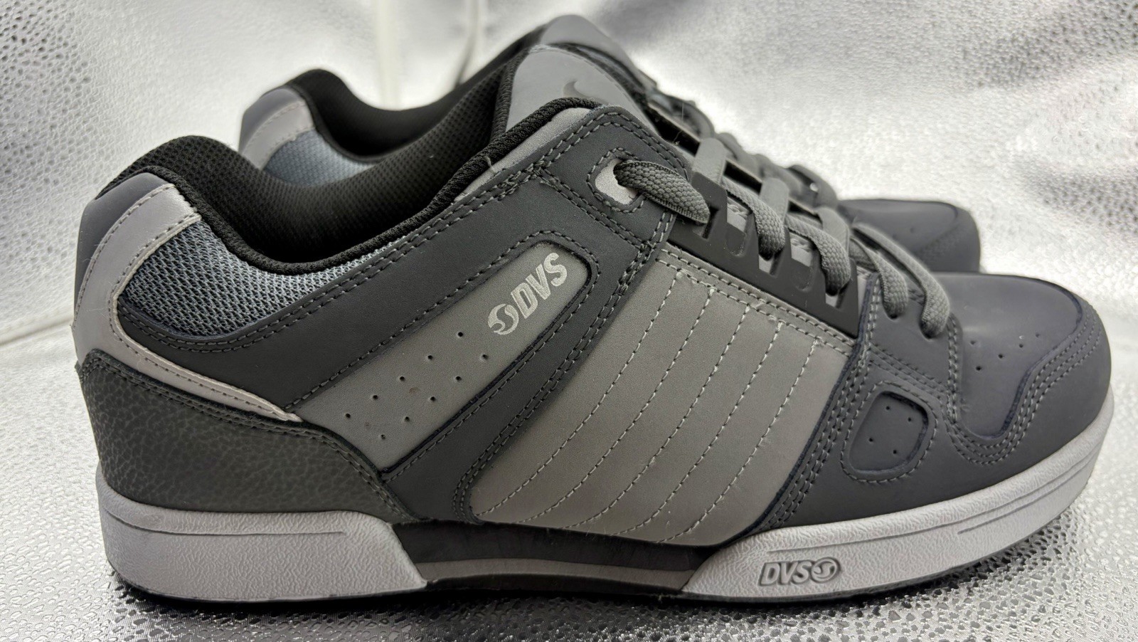 DVS Celsius Mens size 12 leather Skate / Casual shoes FREE SHIPPING