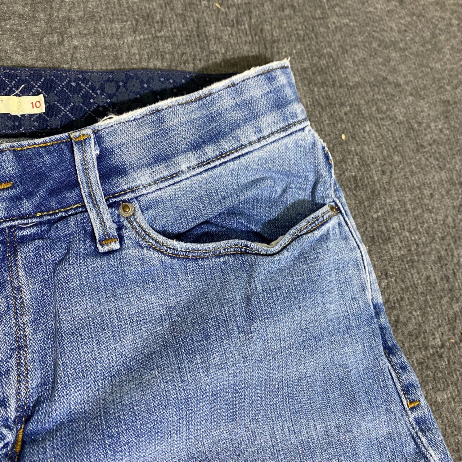 Levi’s 525 Perfect Waist Jeans Womens 10M Light Wash Blue Denim 30×31 Boho Prep