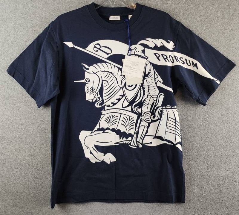 BURBERRY Equestrian Knight Print T-Shirt Men’s M Storm Crew Neck Short Sleeve