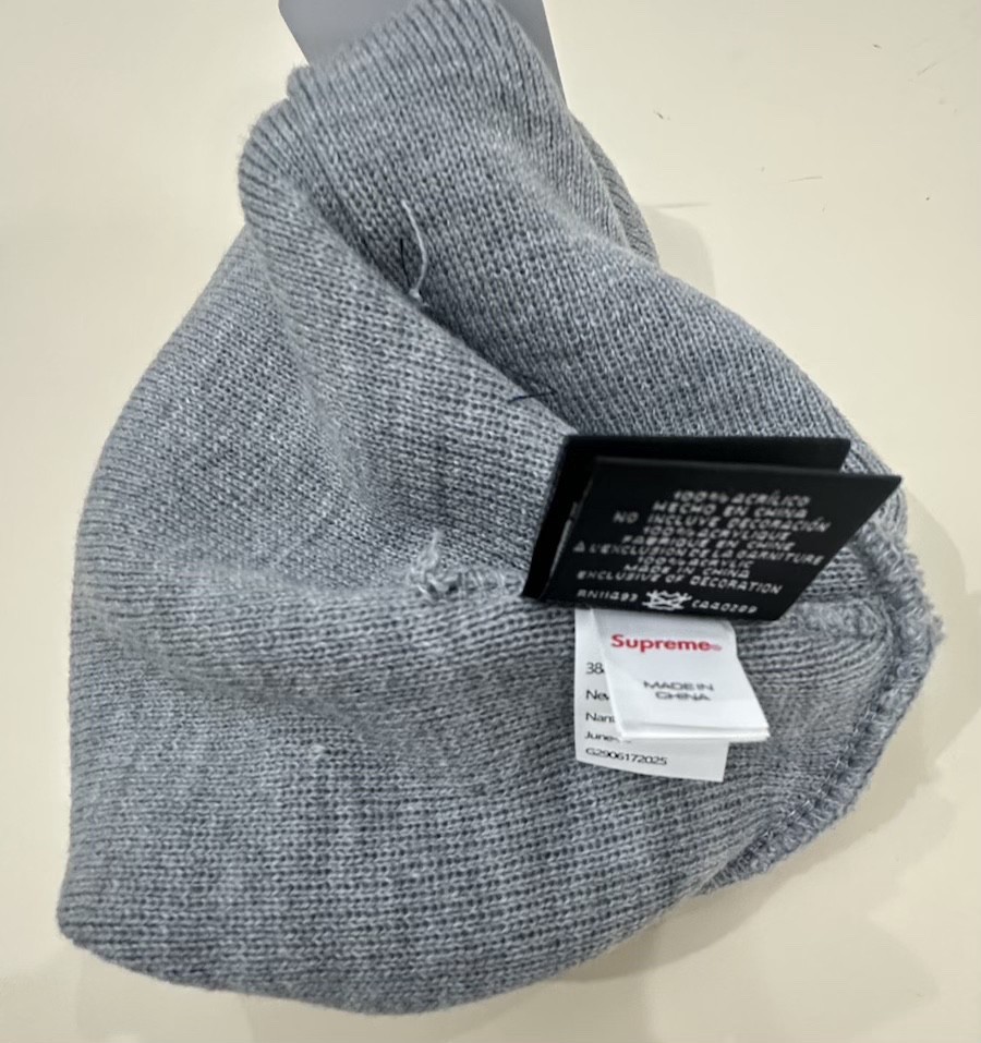 NEW IN BAG Supreme Box Logo Grey/Navy Blue Beanie FW25