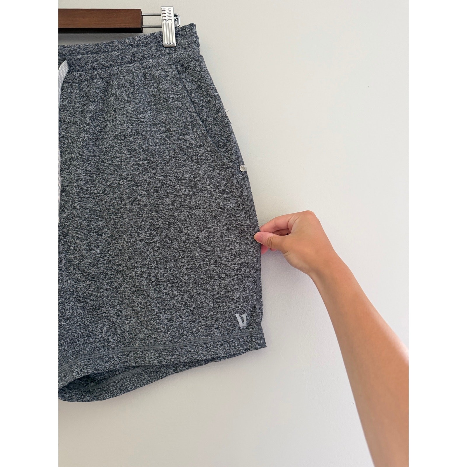 VUORI Ponto Performance Short 7″ in Heather Grey Size Men’s Medium