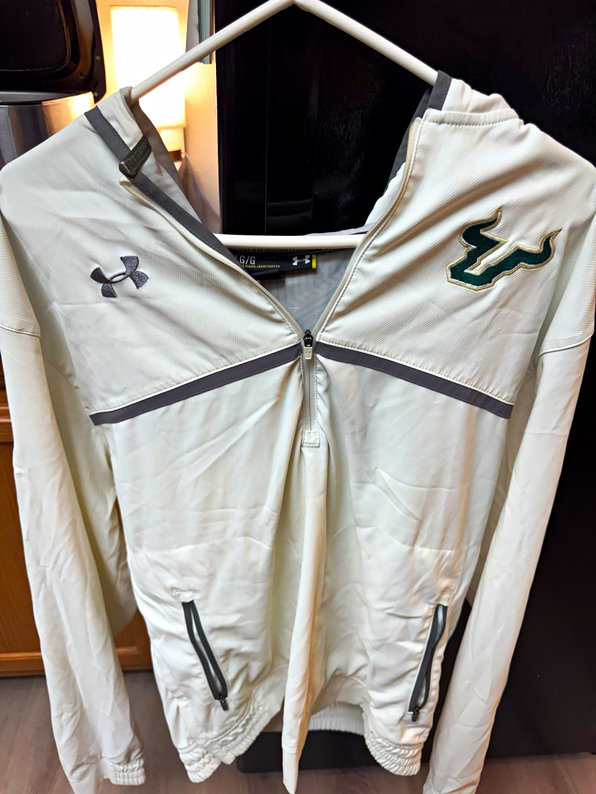 Under Armour Men’s L White Half-Zip Loose Beach Bowl Wind Breaker