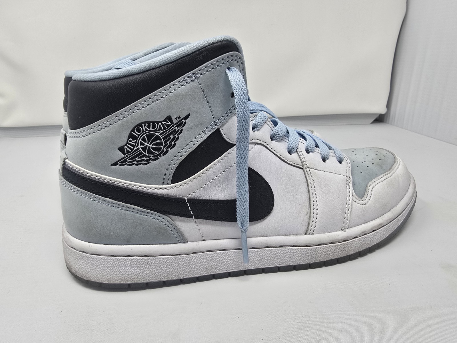 Jordan 1 Mid SE White Ice Blue Size 8.5 Pre-owned No Box