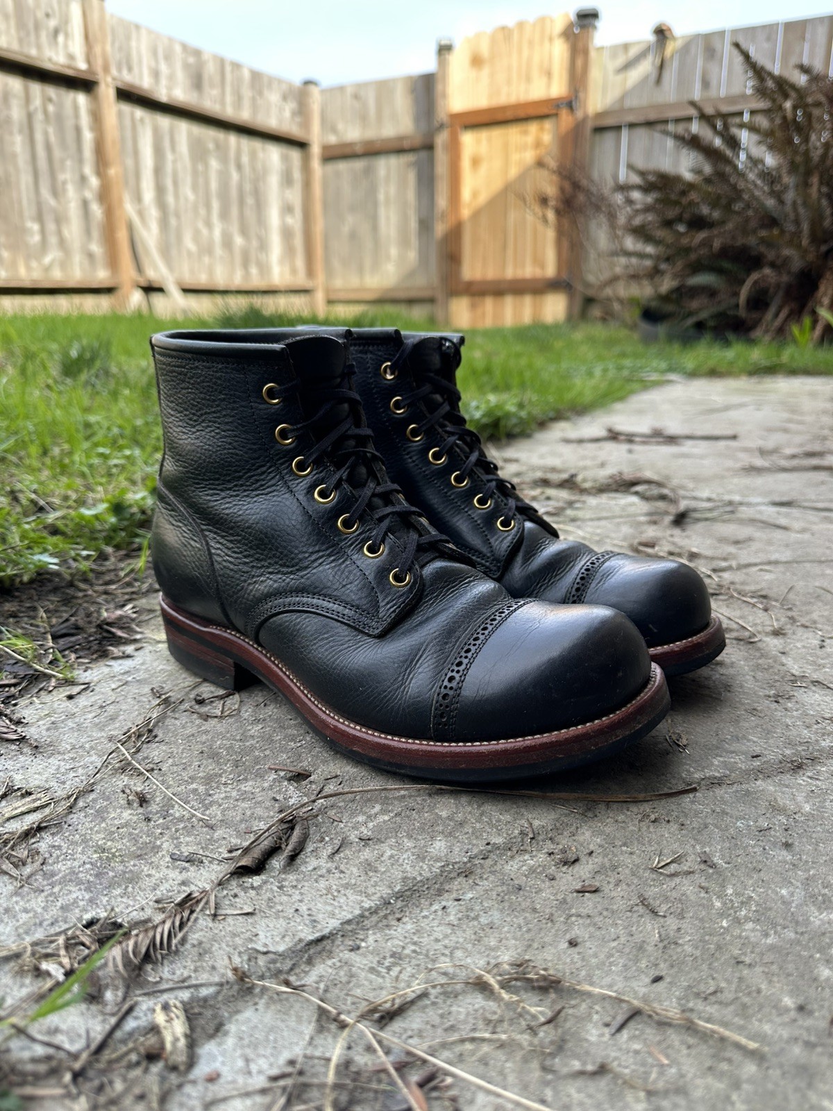 Iron Boots 5515 – Italy Black Waxed Bullhide – 7E