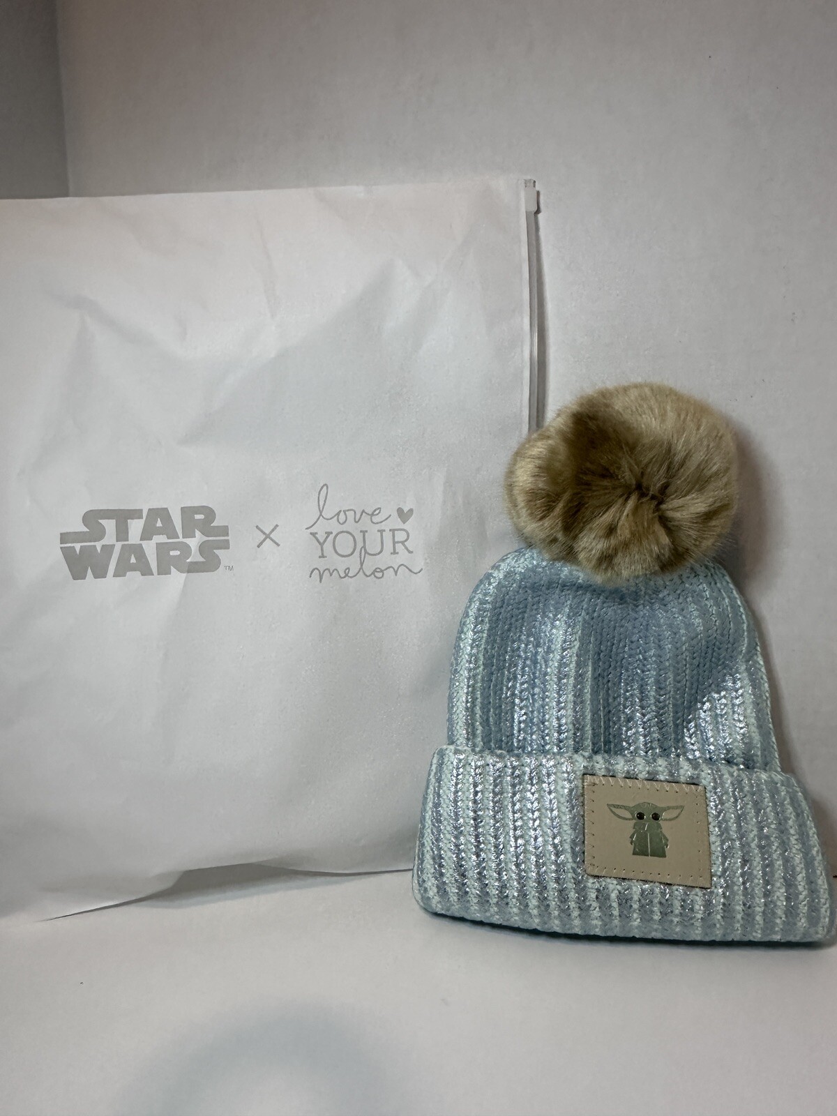 Love Your Melon Star Wars Mandalorian the Child Adult Pom Beanie Mint Green NWOT
