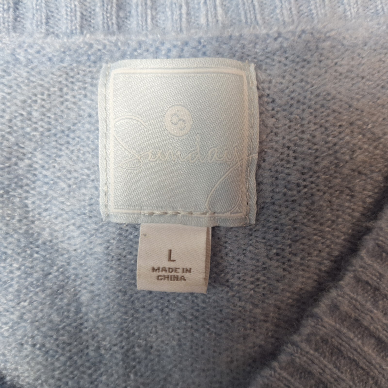 SUNDAY Acrylic Blend Super Soft Sweater Womens Sz L Sky Blue V-Neck Swoop L/S