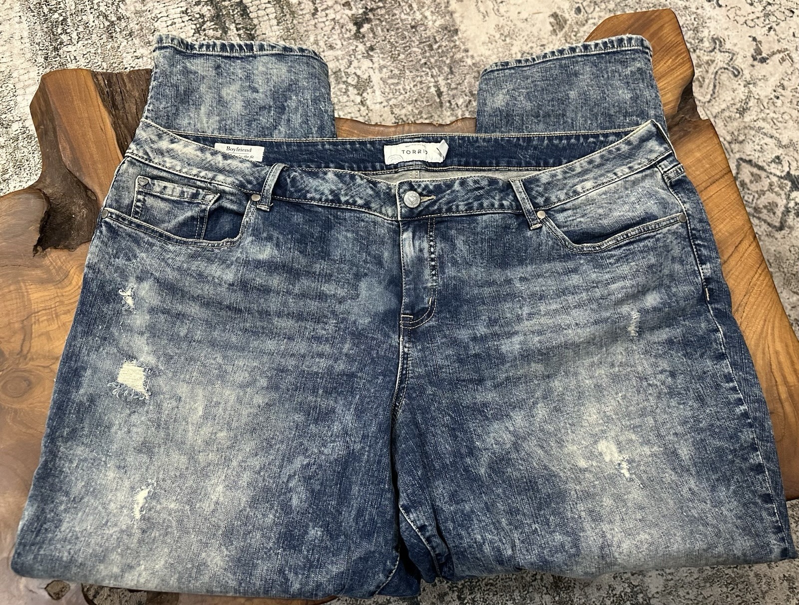 Torrid Women’s Plus Size 26 Blue Acid Wash Boyfriend Jeans 31” Inseam