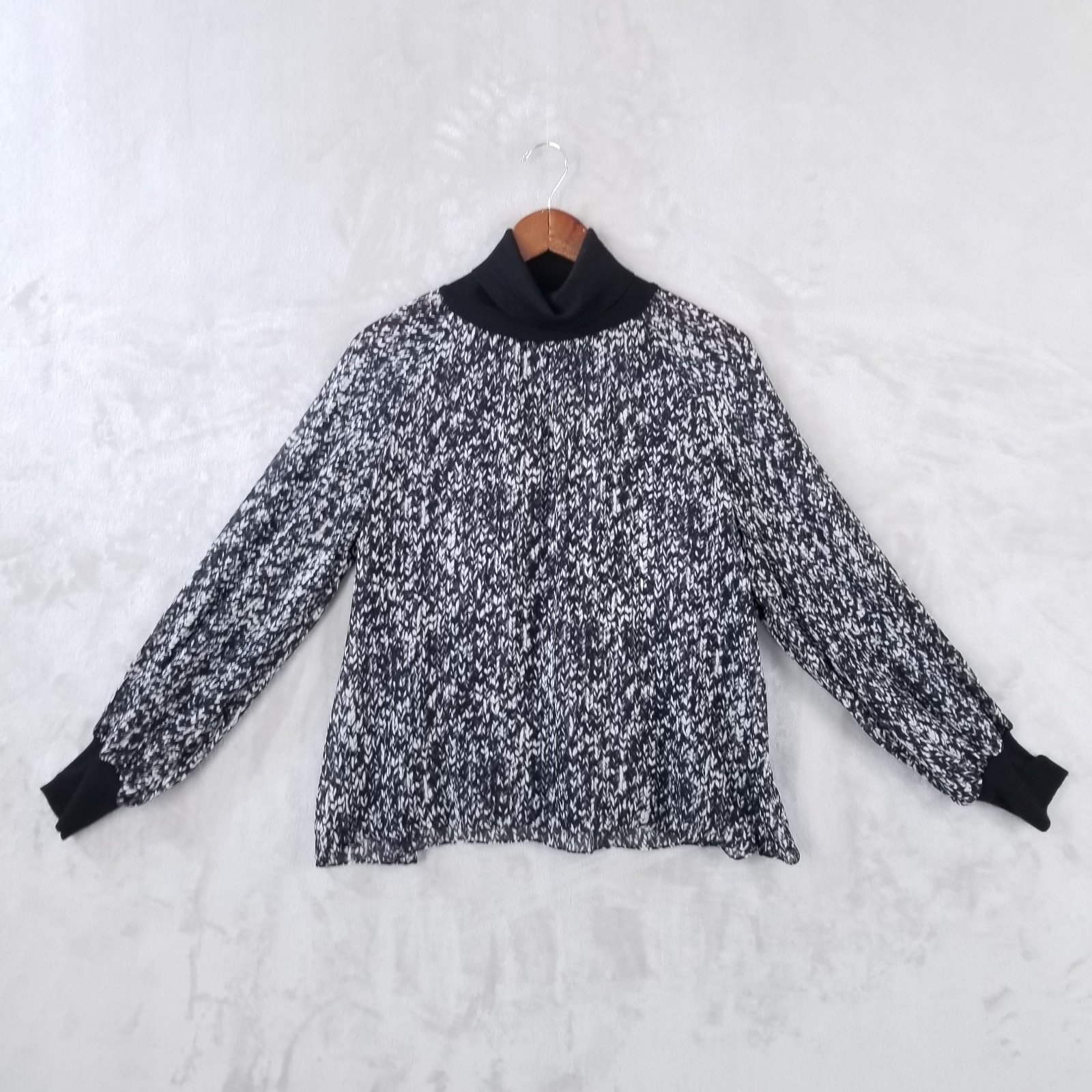 Theory Blouse Women S 100% Silk Turtleneck Puff Sleeve Office Layering Modern