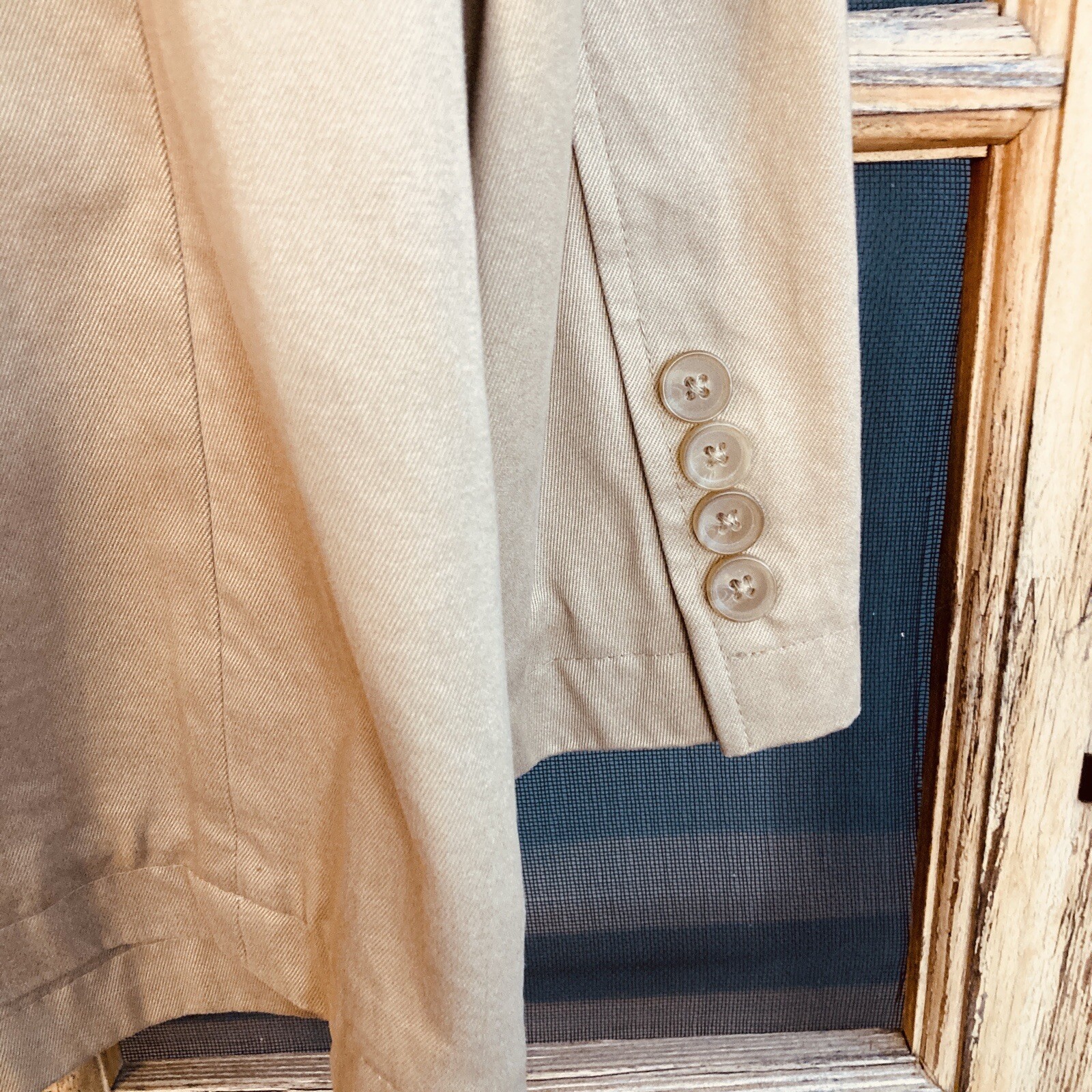 Club Room Men’s 3 Button Heavy Blazer Size L, 21 x 31