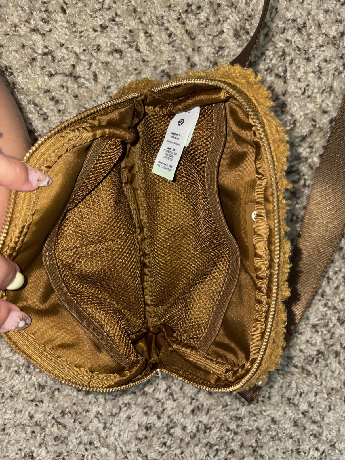 Lululemon Everywhere Fleece Belt Bag Burnt Caramel