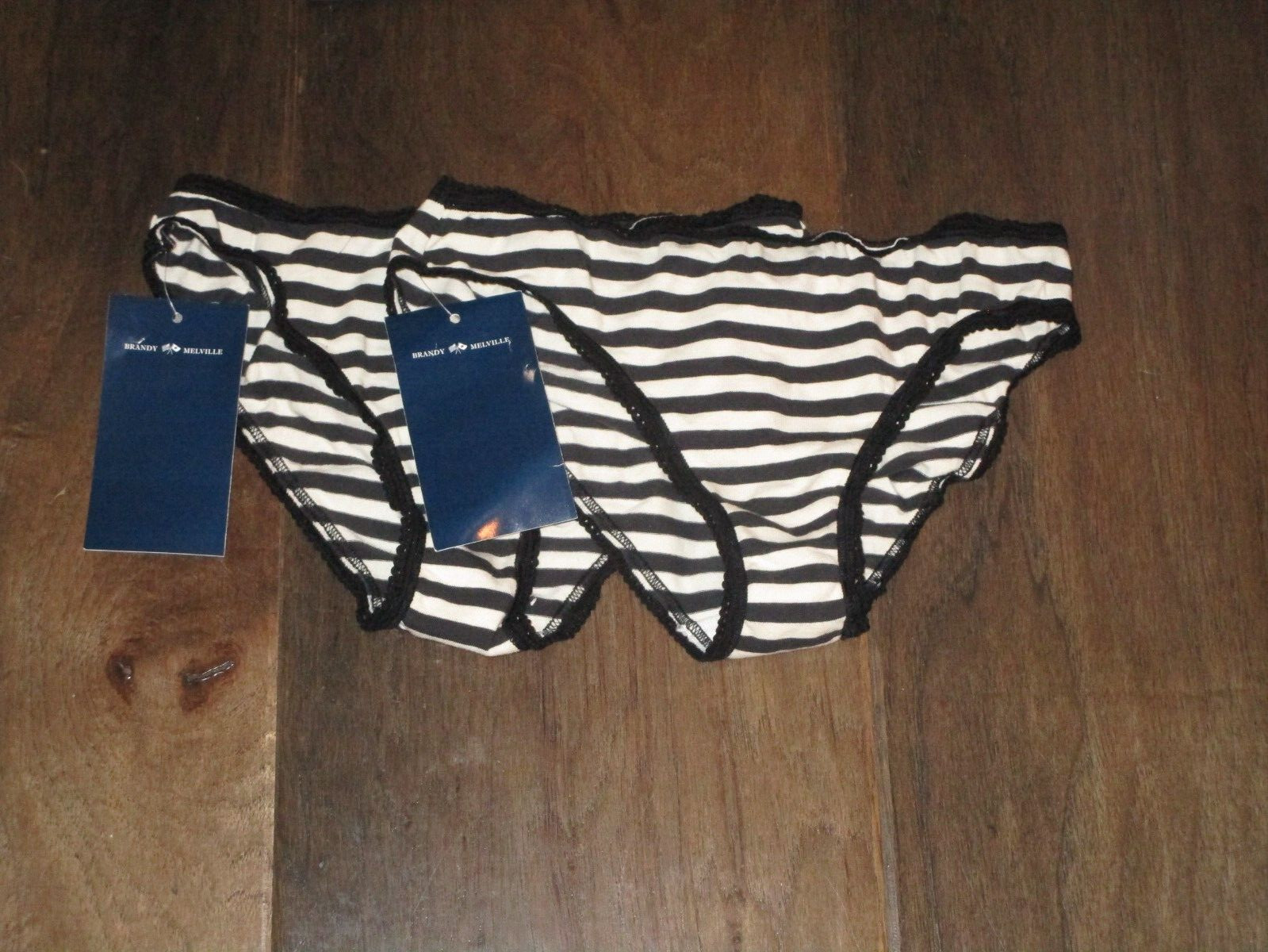2 PAIRS BRANDY MELVILLE SCALLOP BLACK/WHITE STRIPE PANTIES SIZE XS/S