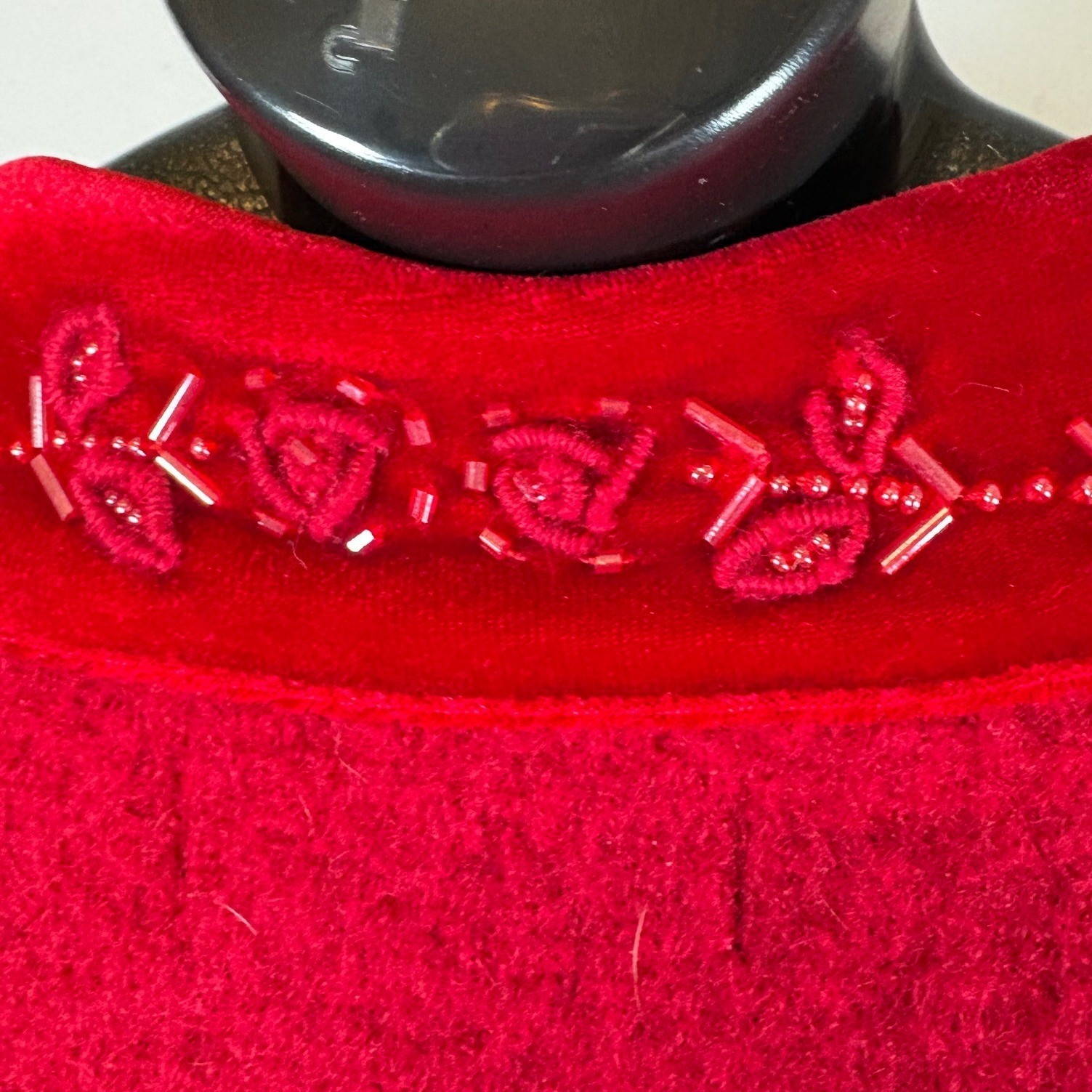 Alexandra Bartlett Red 100% Wool Beaded Floral Cardigan Sweater Velvet Trim Sz L