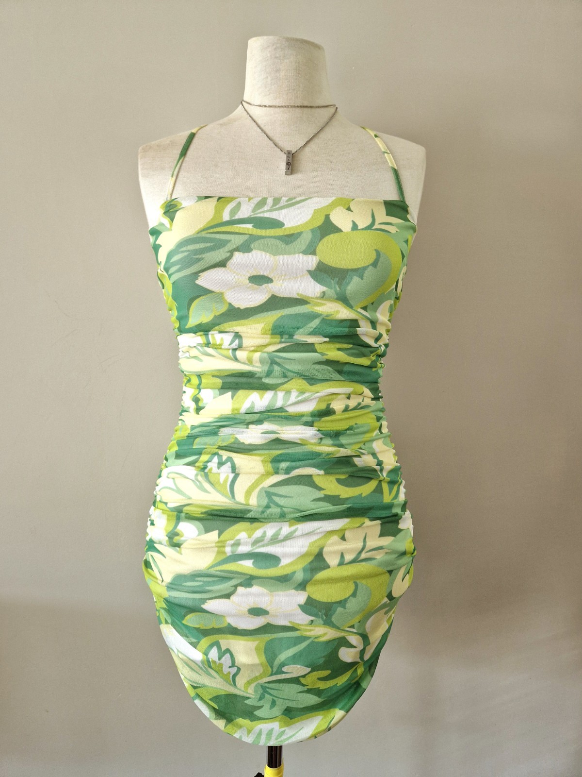 Quiz Vibrant Lime Green Ruched Bodycon Summer Party Cocktail Dress. Size 10