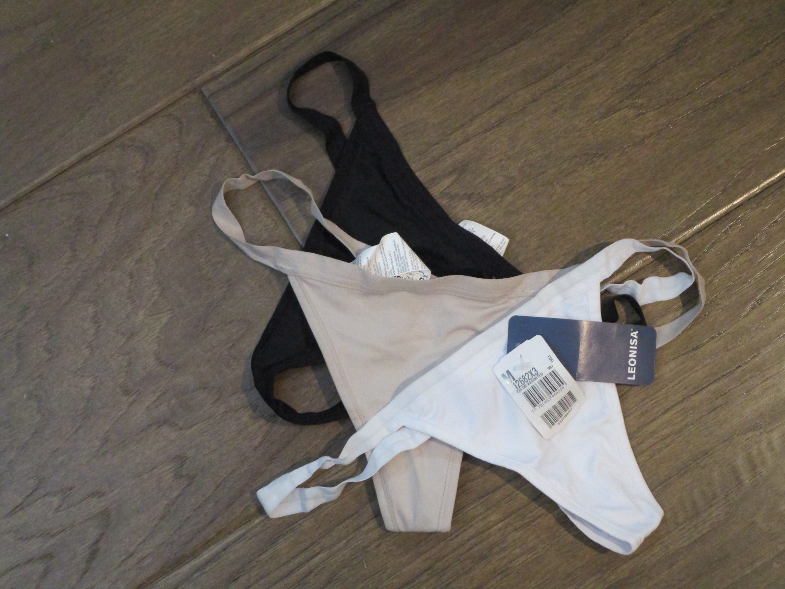 LEONISA 3-PACK INVISIBLE G-STRING THONG PANTIES SIZE MEDIUM NEW