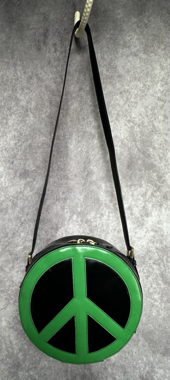 Rare VTG Moschino Bags Redwall Italy Peace Sign Round Purse Black Green Leather