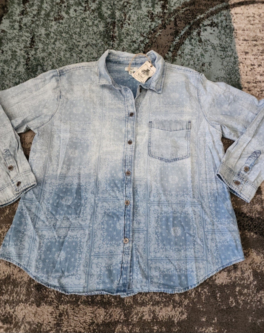 Easel Women’s Blue Paisley Denim Cotton Collared Button-Up Shirt L