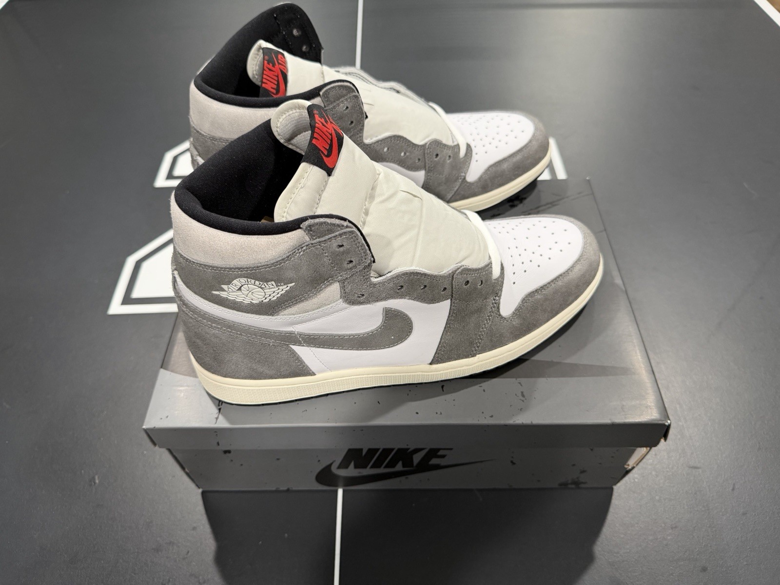 Air Jordan 1 Retro High OG Stealth Grey White DZ5485-051 Size 13 NEW w/ Box