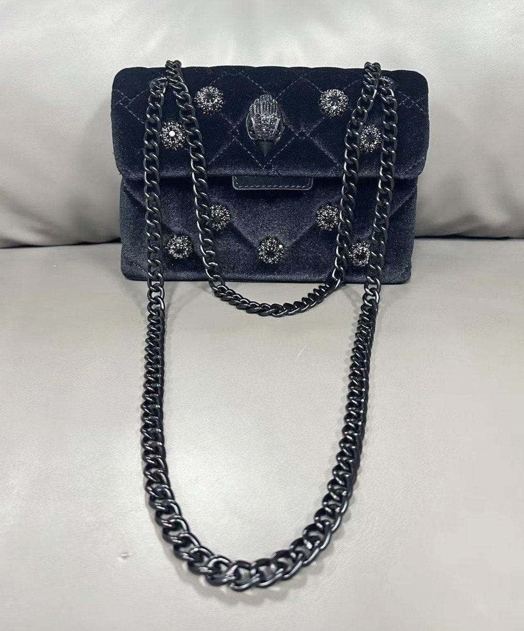 Kurt Geiger London Black Velvet Quilted Crossbody Silver Flower Eagle 20×8×15 cm