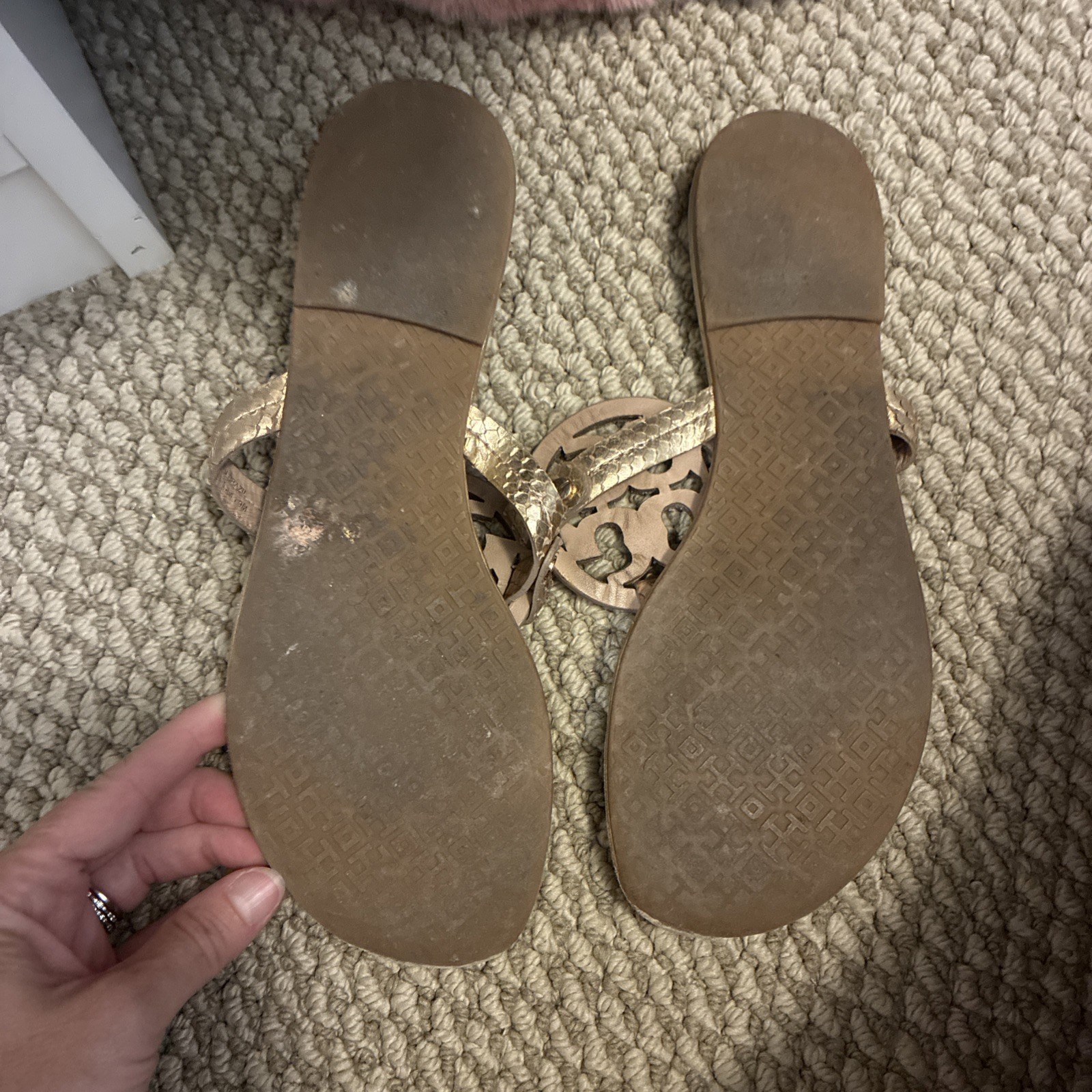 Tory Burch Miller Metallic Snakeskin Logo Thong Sandals size 9