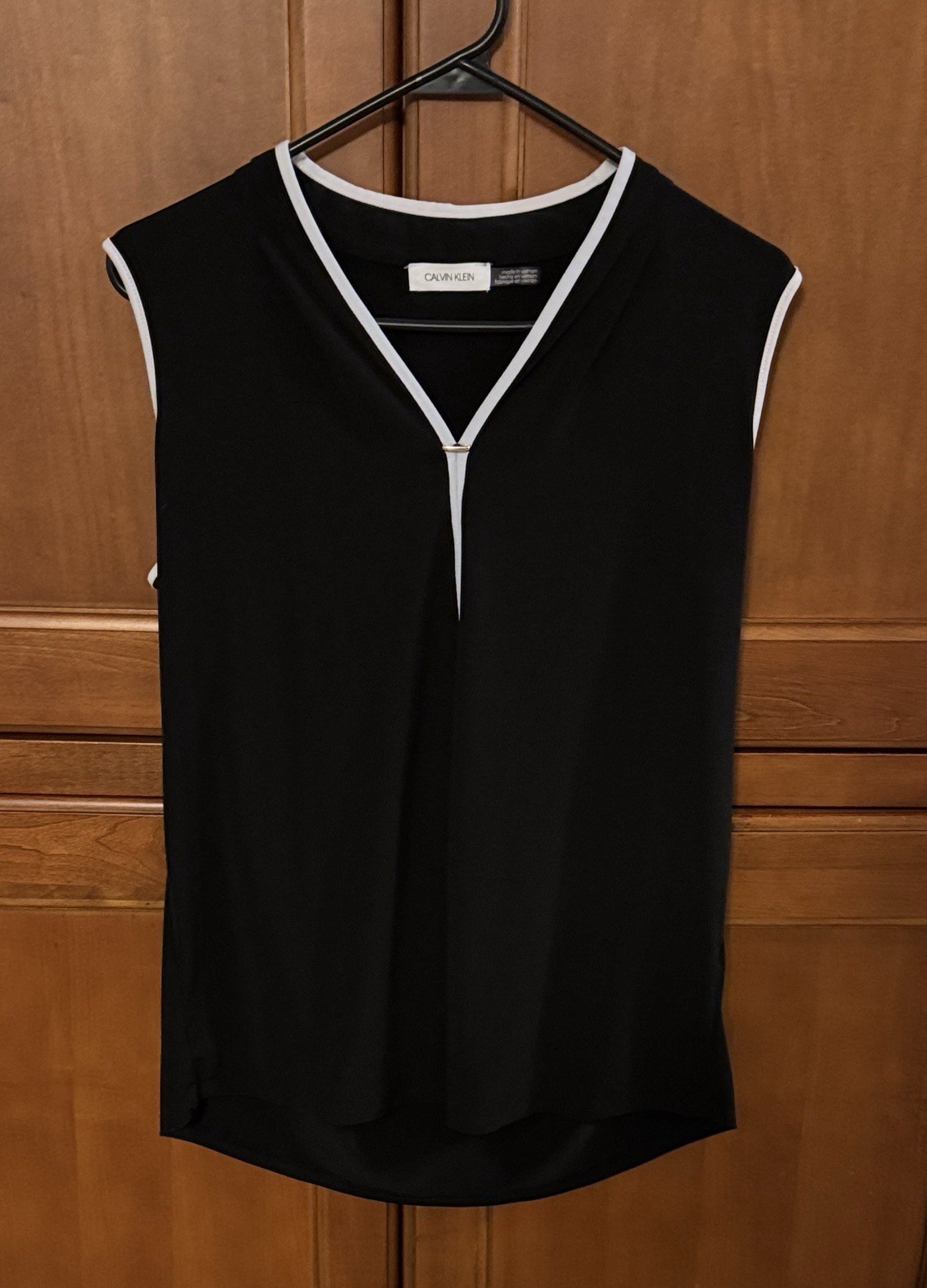 Calvin Klein Black Sleeveless Blouse Top with White Piping Women’s Size Medium M