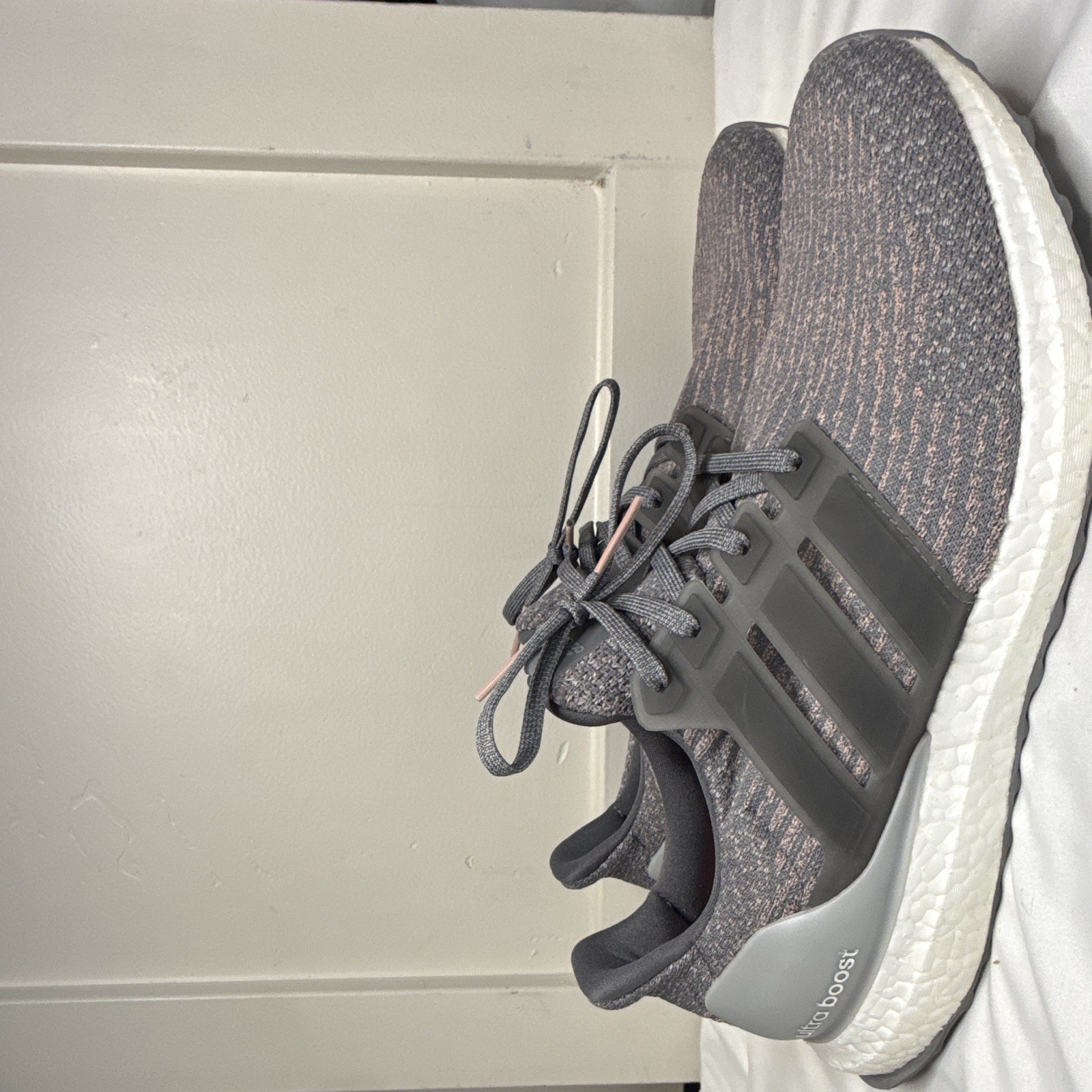 adidas UltraBoost Men’s Gray/Pink Low Top Lace-Up Sneakers Casual Athletic