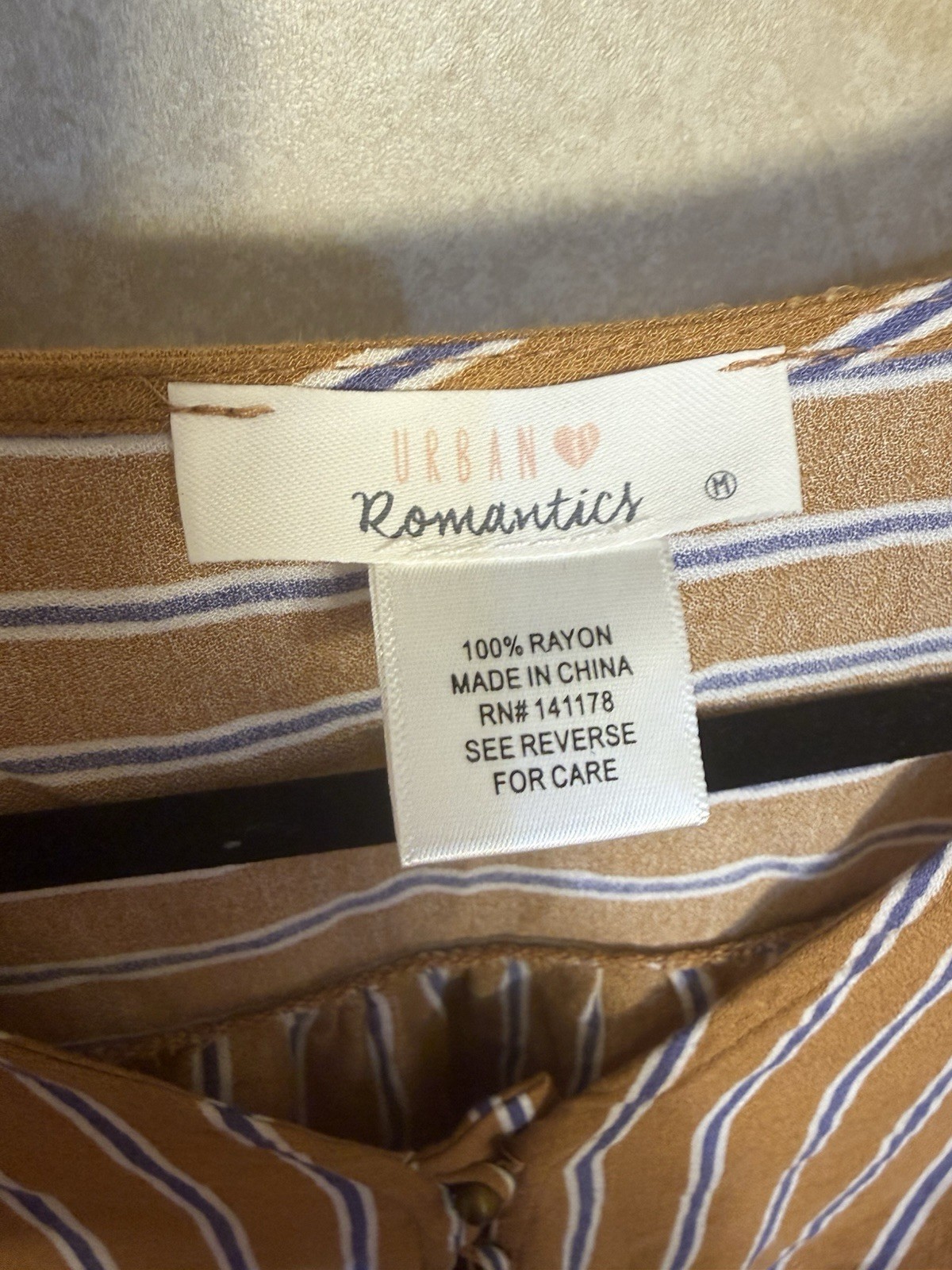 Urban Romantics Blouse Women’s Medium Orange Blue Button V-Neck Stripe Crop Top