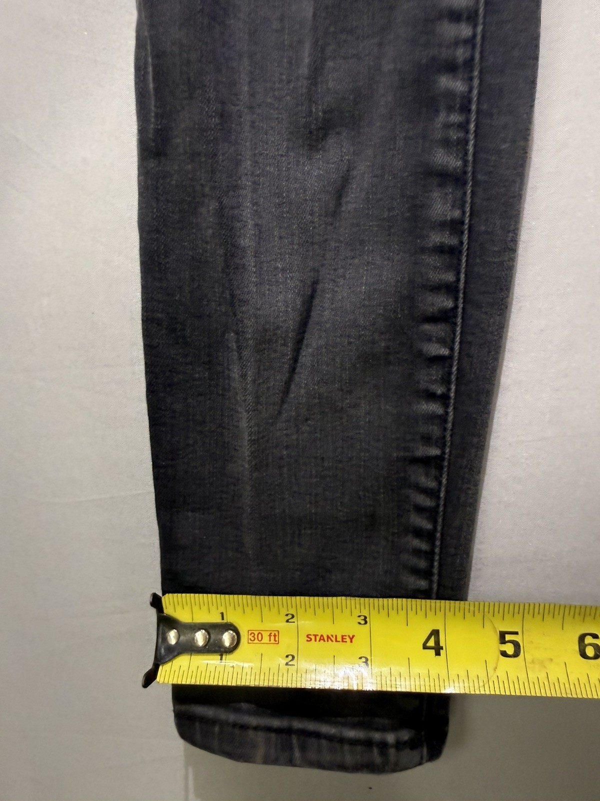 Abercrombie & Fitch Signature Collection High Rise Super Skinny Distress Size 25