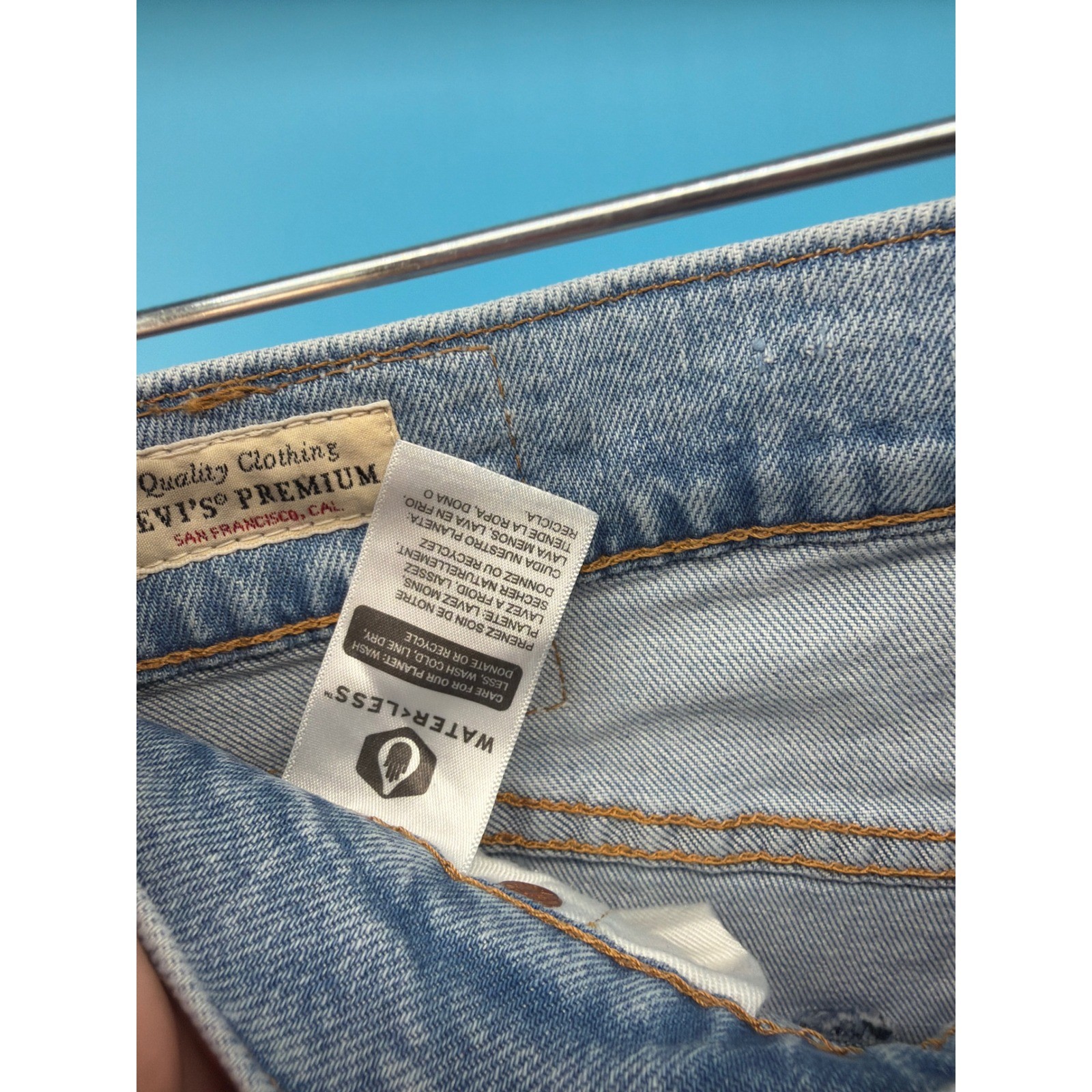 Levis Premium 502 Regular Taper Jeans Mens W29 L30 Light Wash Blue Denim