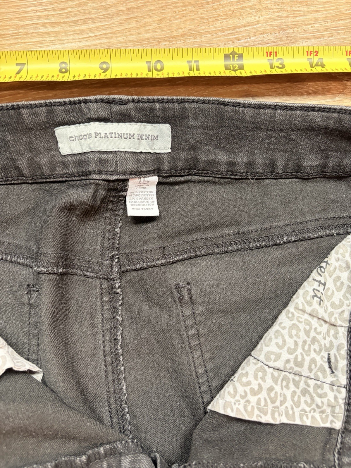 Chico’s Platinum Denim Gray Straight Leg Jeans Slim Fit Stretch 5-Pocket 1.5
