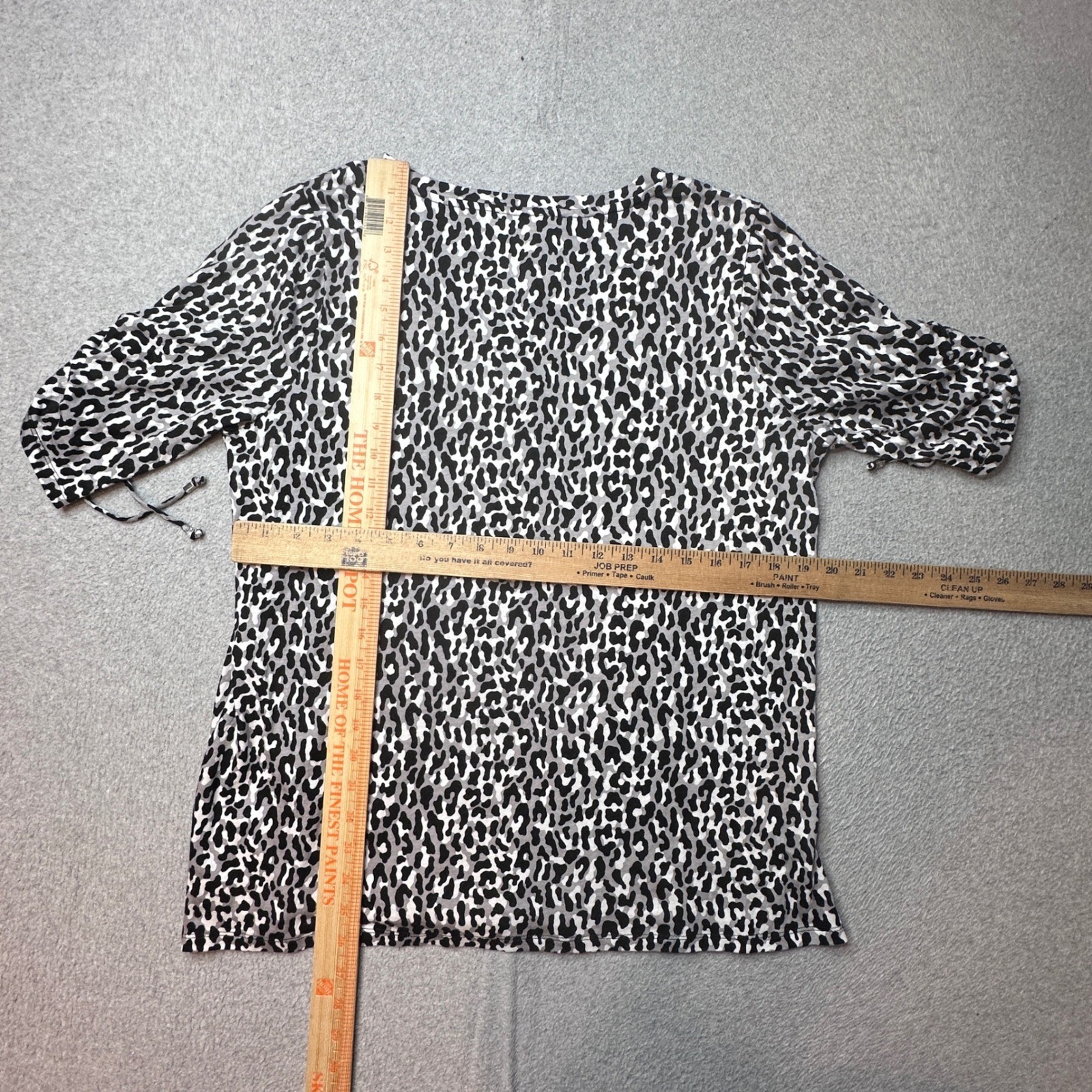 Michael Kors Top Women L Grey Leopard Print Cinched Puff Sleeve Scoop Neck
