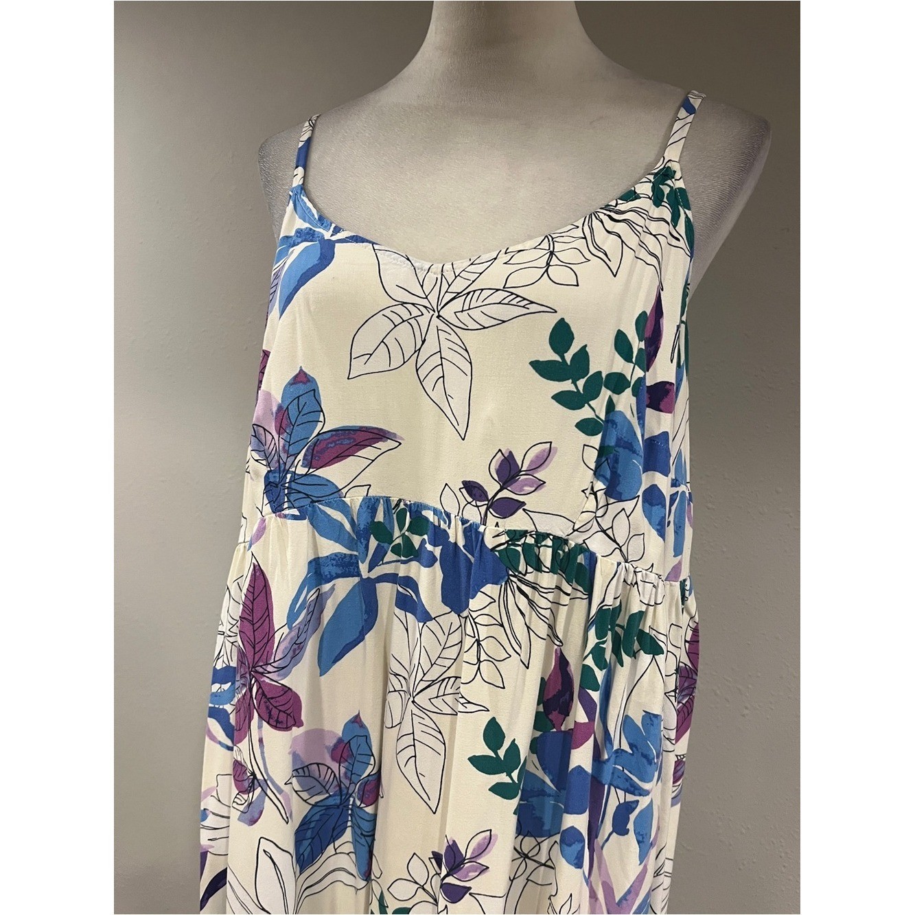 Isabel Floral Maxi Dress with tie back size extra large
