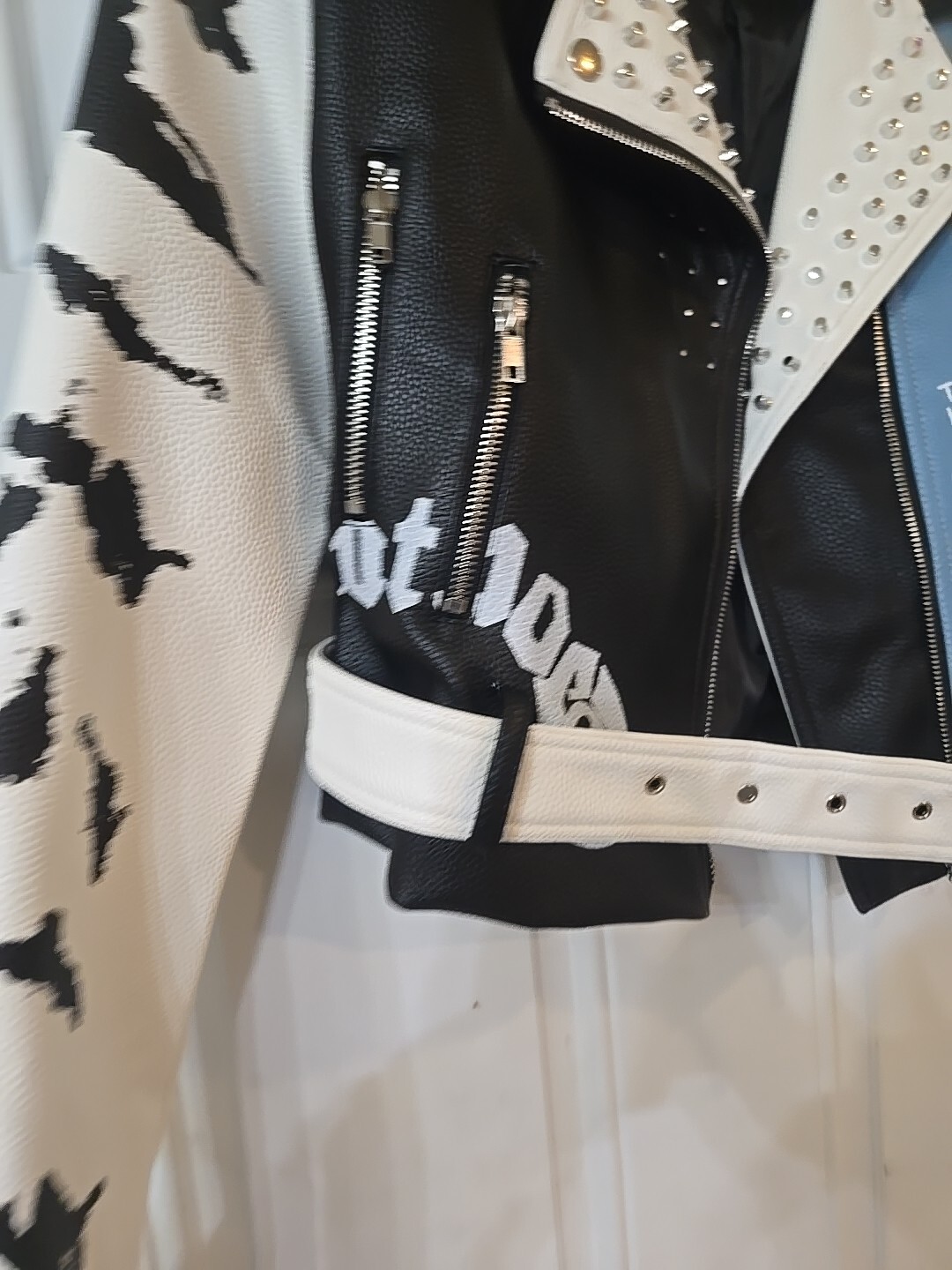 DARKSHE STUDDED JACKET FAUX LEATHER GRAFFITI VEGAN PU WOMENS MEDIUM BLIZZARD