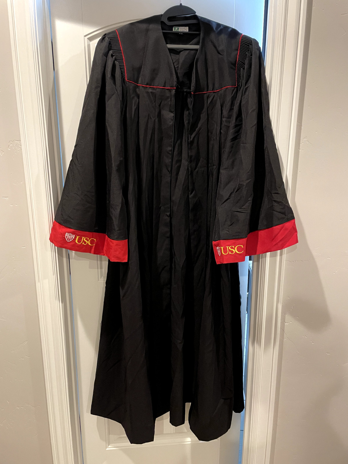 USC Bachelors Graduation Gown Herff Jones Black – Multiple Sizes
