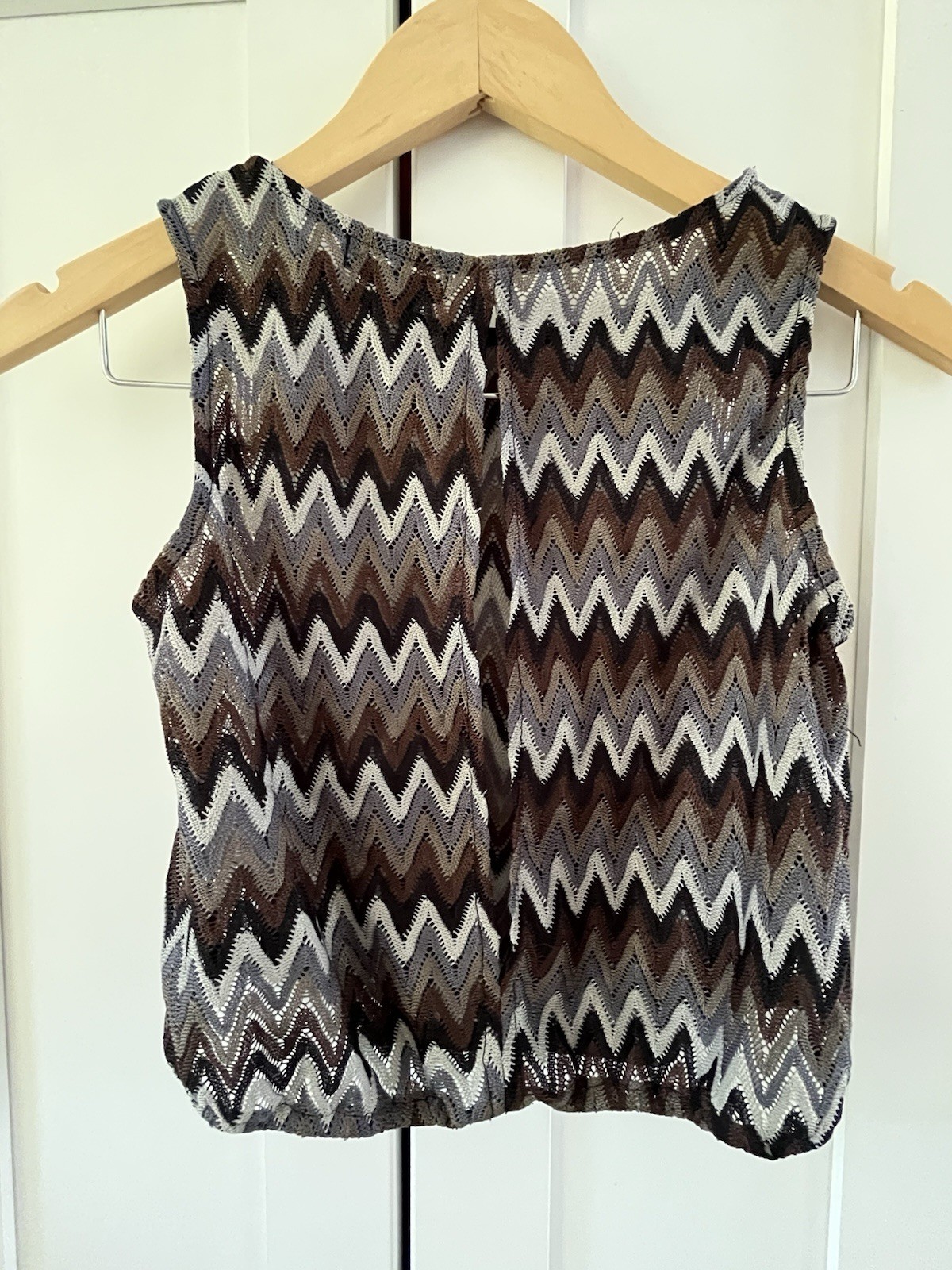 Better B Womens S Brown/Black/White/Gray Chevron Round Neck Knit Tank Zip Y2K