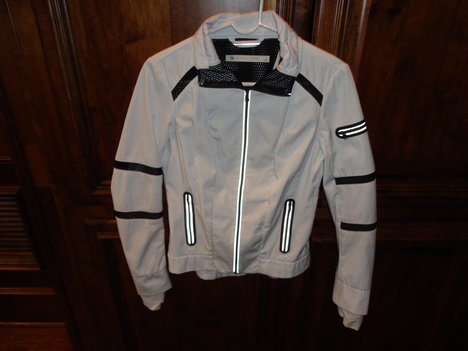 White Blanc NOIR Full Zip Jacket Womens S Very Nice – no holes – Very Good Cond