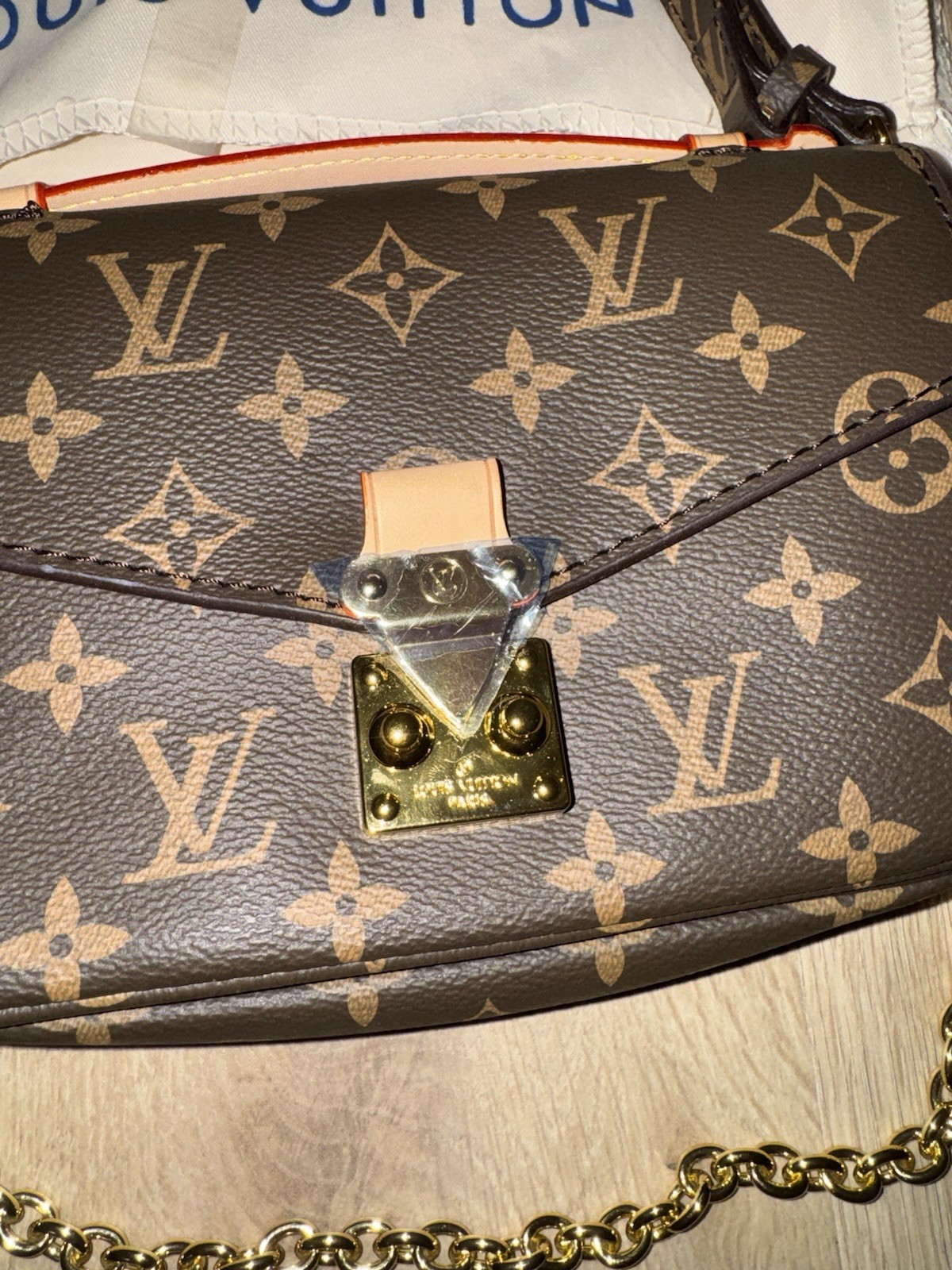 Louis Vuitton Monogram Brown Crossbody/Shoulder Bag Chain Strap Gold Dust Bag