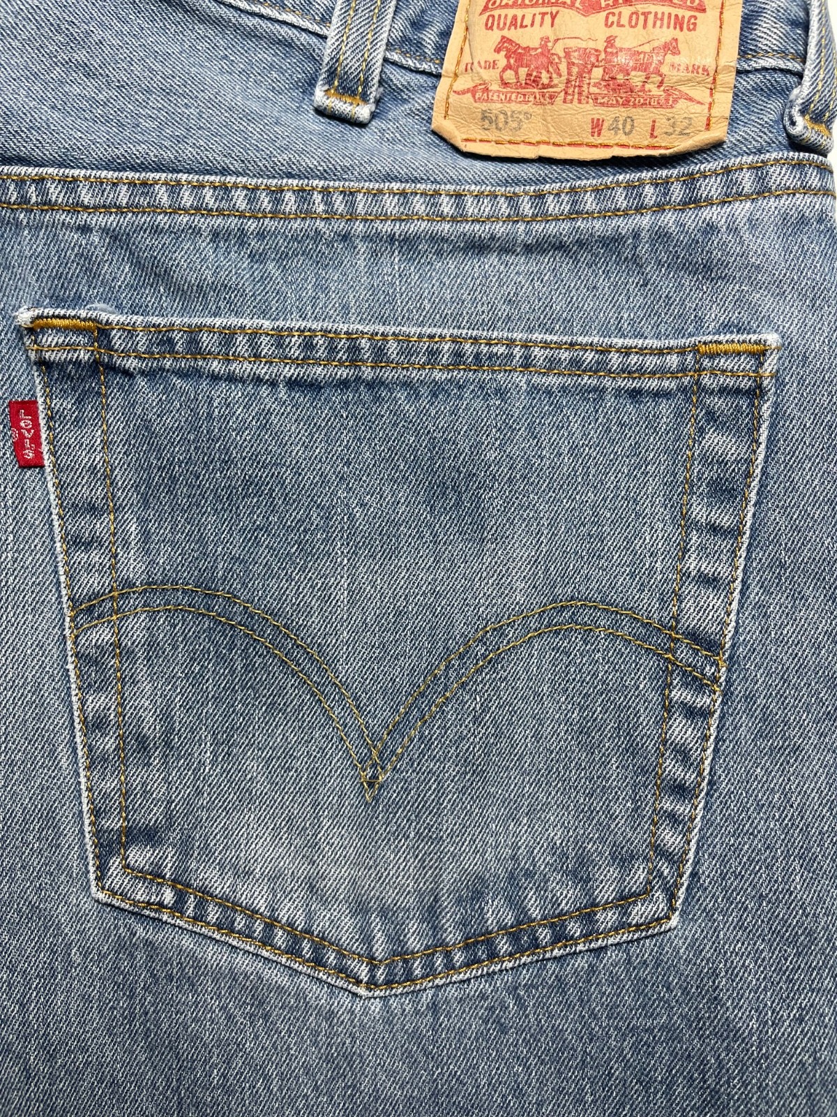 39×30 Vintage Levi’s 505 straight leg denim jeans light wash