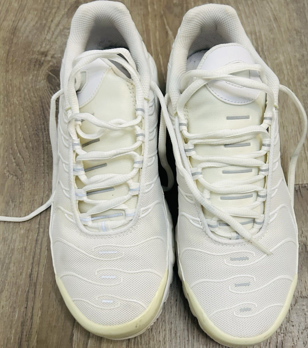 Nike Air Max Woman Size 9 Plus TN Triple White Low Top Mesh Sneakers DM2362-100