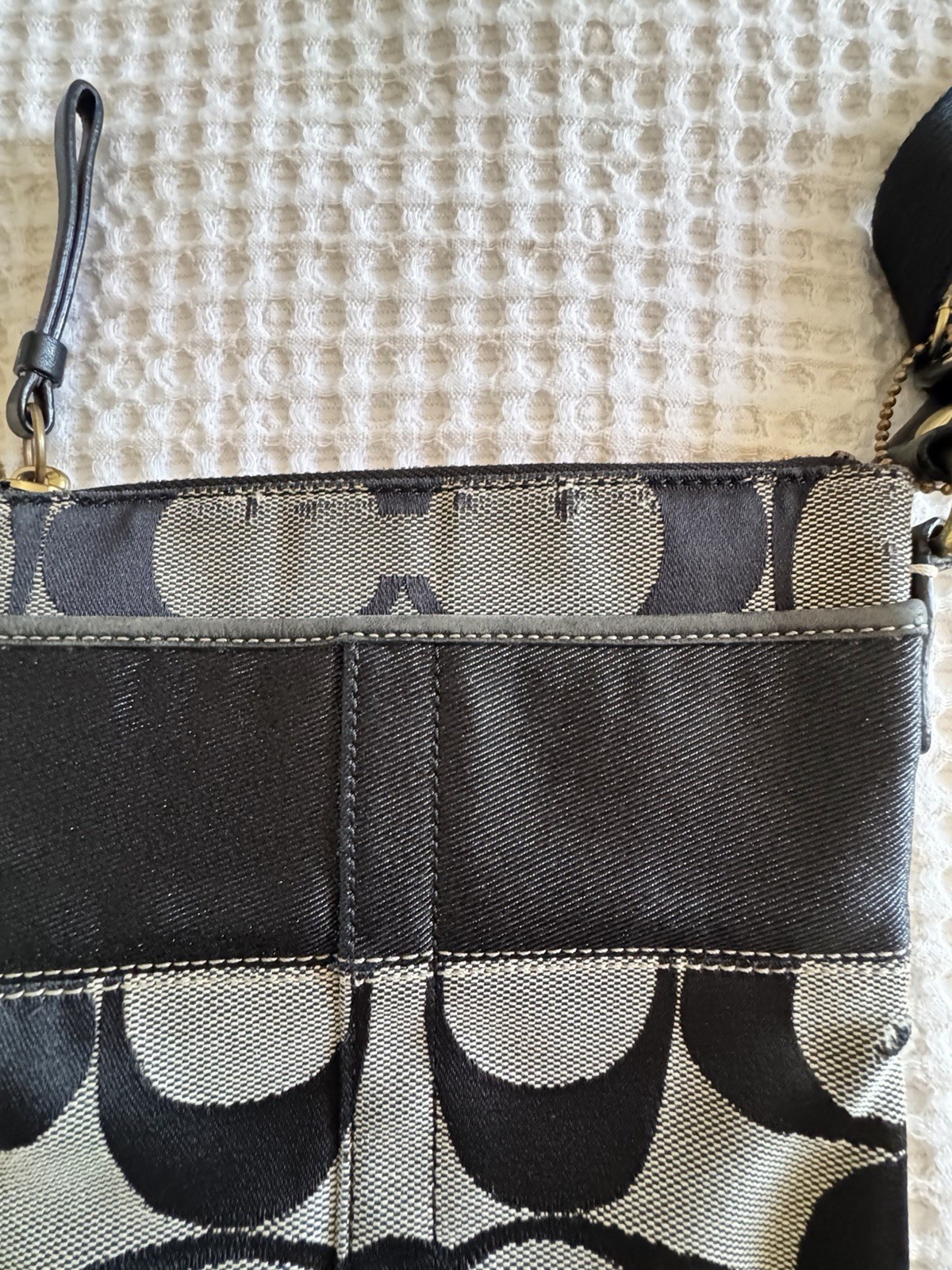 Coach Signature Logo Crossbody Bag Black/Gray Zip Gold Hardware Strap