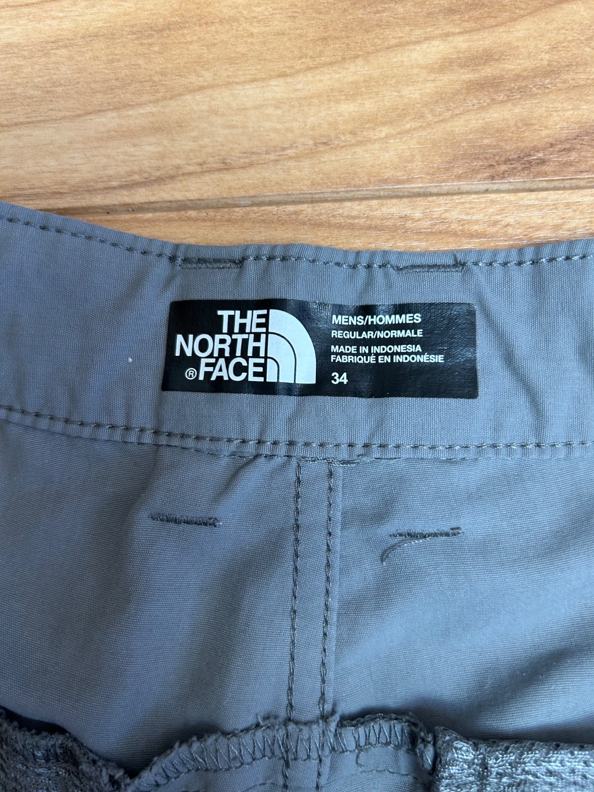 Light Gray North Face Lightweight Hiking Shorts Mens 34 Nylon Poly mix 9” inseam