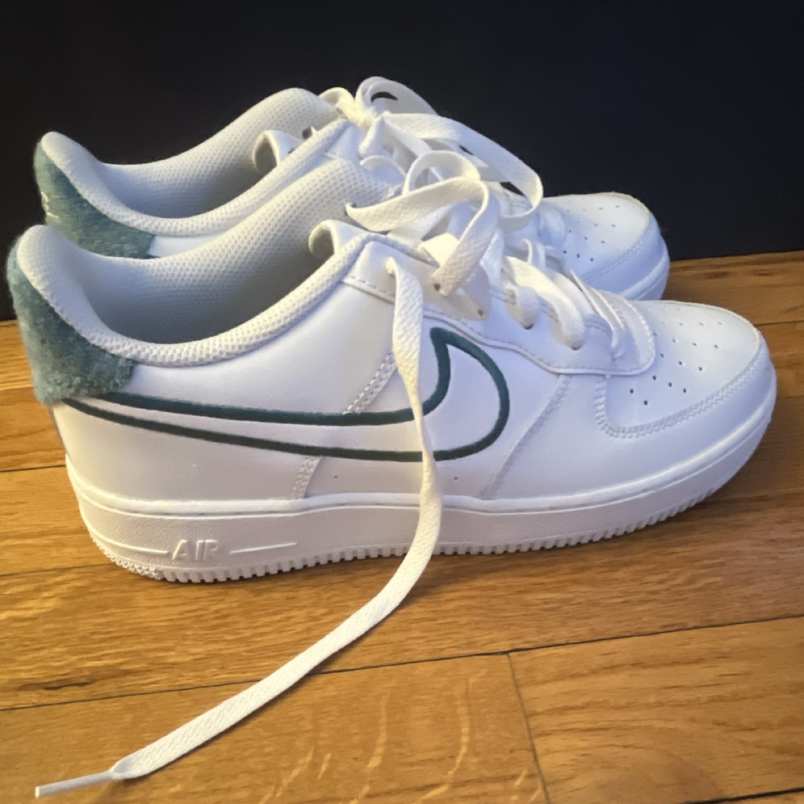 Nike Air Force 1 Low White Green Men’s Athletic Sneakers Lace-Up Perforated