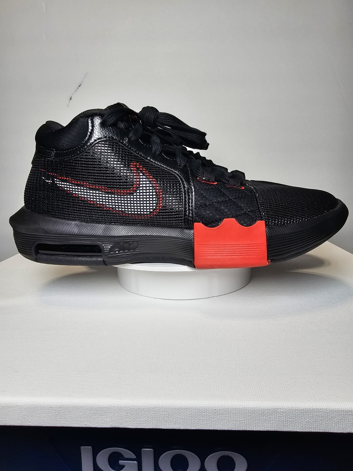 Nike LeBron Witness VIII Basketball Shoes FB2239-005 Black Red Men’s 9