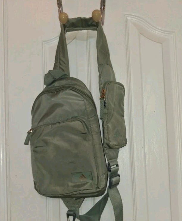 ADIDAS ‘olive Drab’ Unisex Nylon Crossbody Phone Bag / Case Green Used lQQK