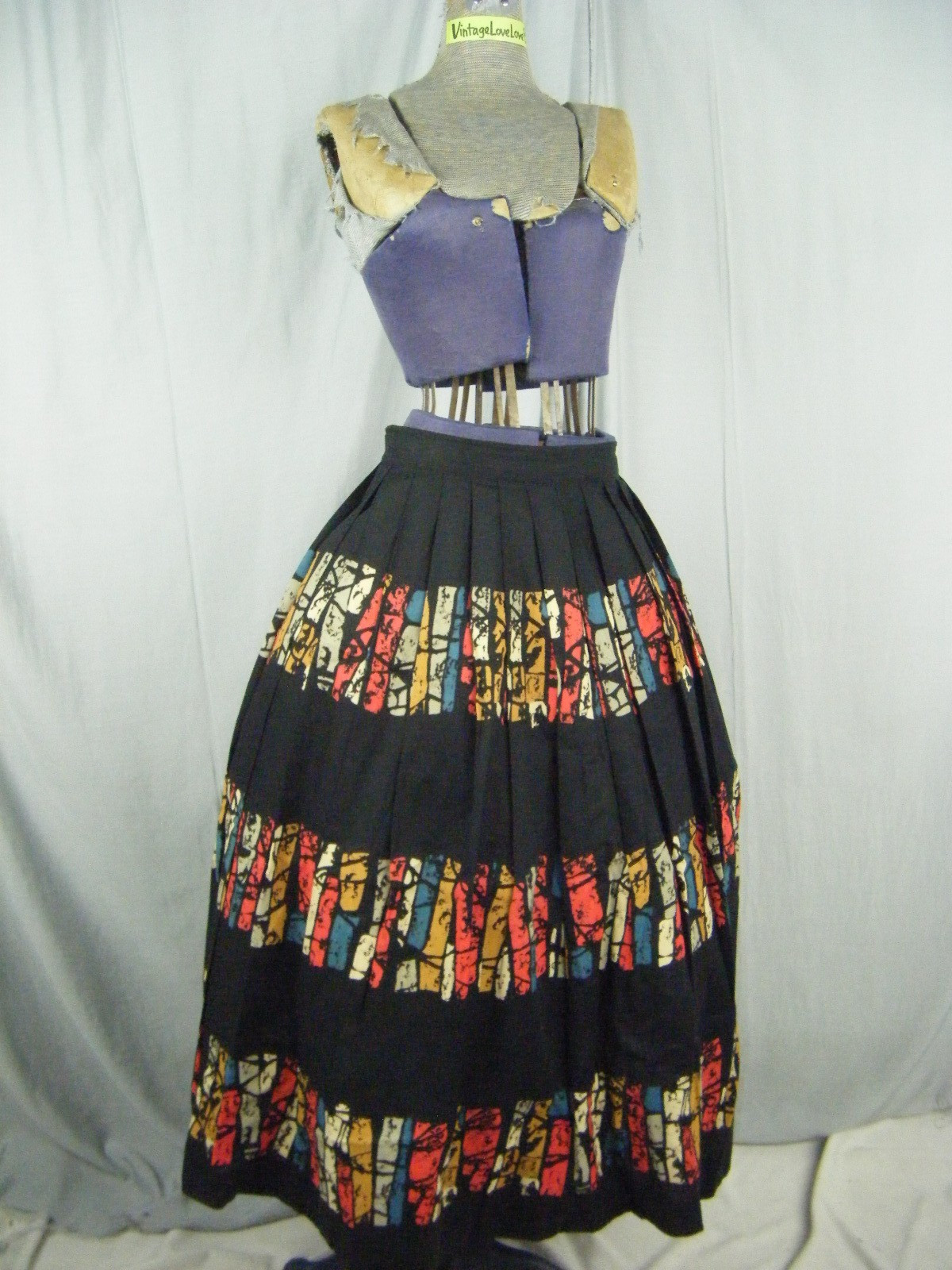 Vtg 50s Color Block Printed Black Pleated Half Circle Cotton Skirt-Waist 24″