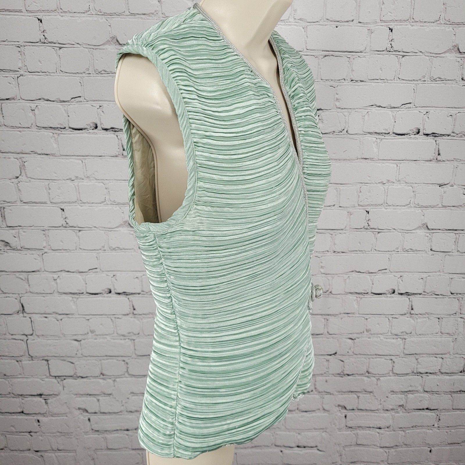 VTG Lillie Rubin Green Satin Silver Shimmer Trim Pleated Vest USA Made Size 8