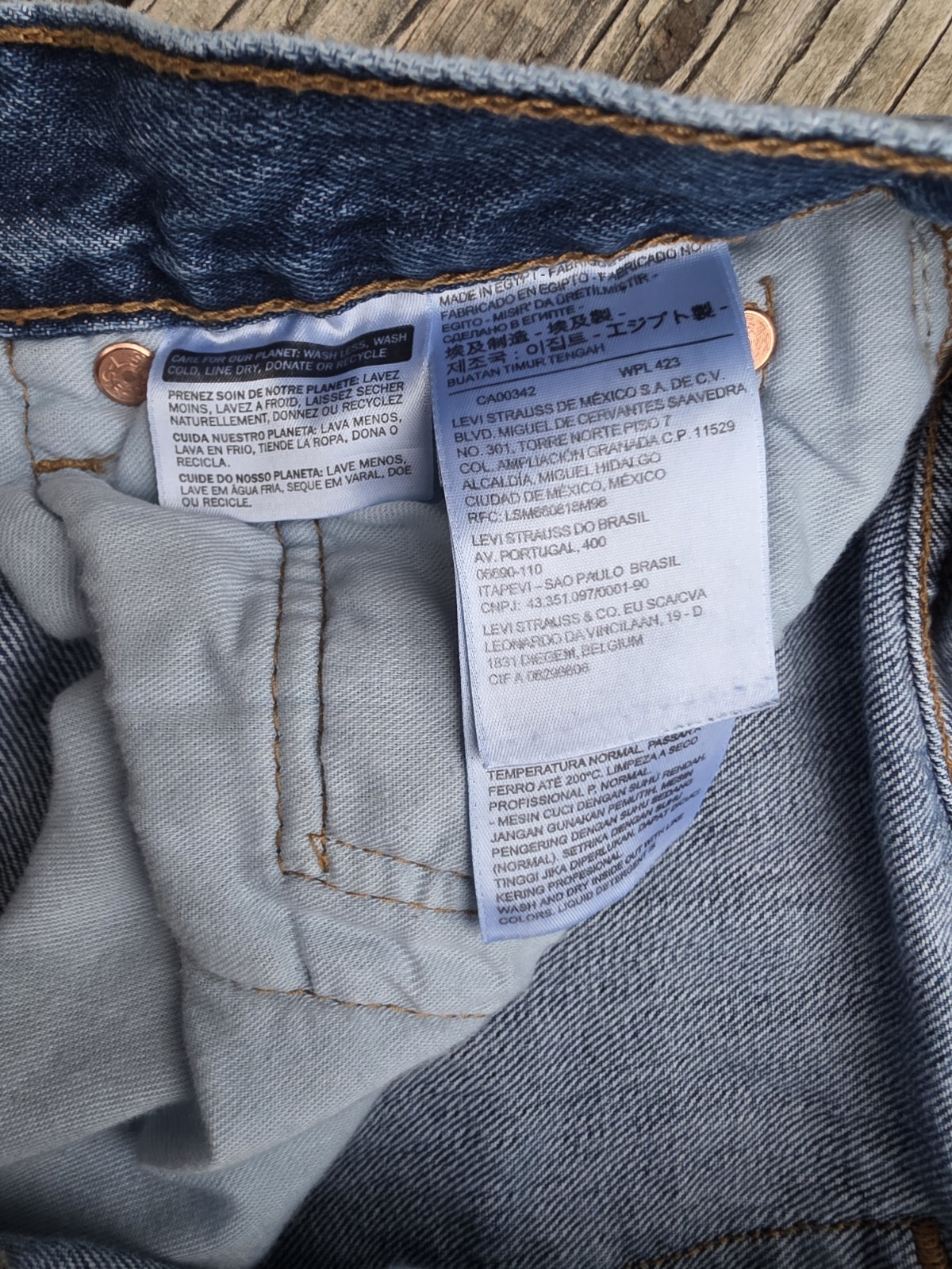 Levi’s 501 Classic Fit Straight Leg men’s Jeans 28×30 Medium Stonewash