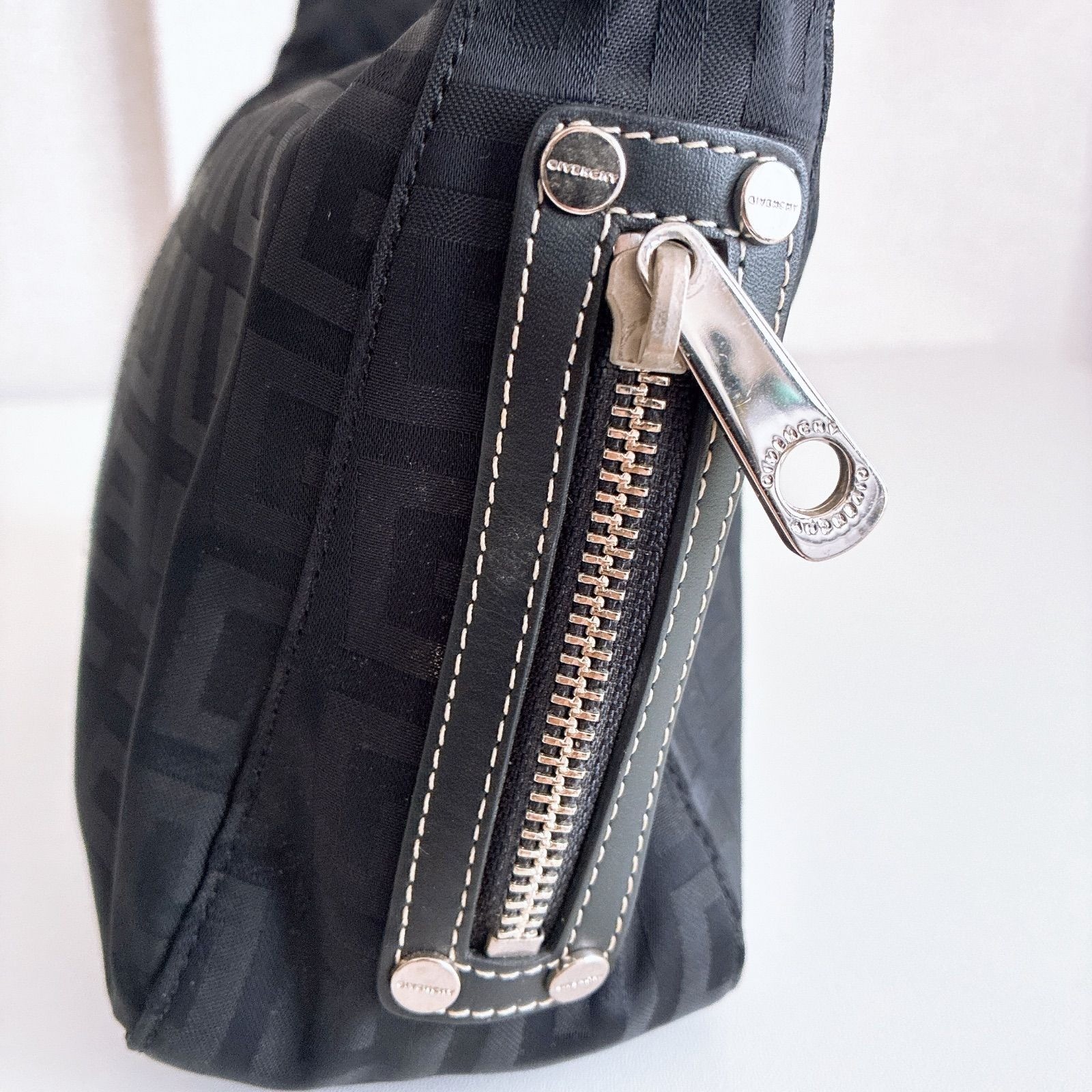 GIVENCHY One Shoulder Bag Purse 4G Logo All Over Print Half Moon Black Authentic